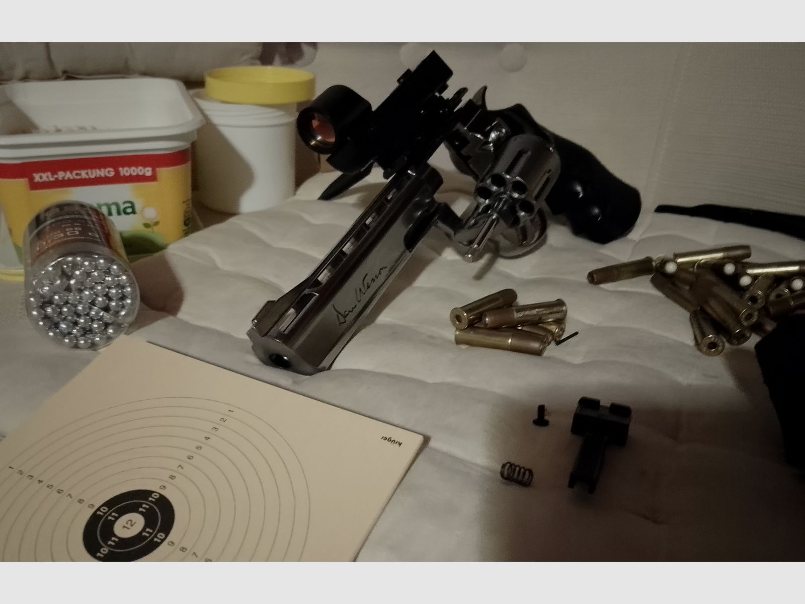 Dan Wesson co2 Revolver 6mm Set 31 Ladepatronen Red dot Visier Holster + viel bb's + Stahlkugeln 