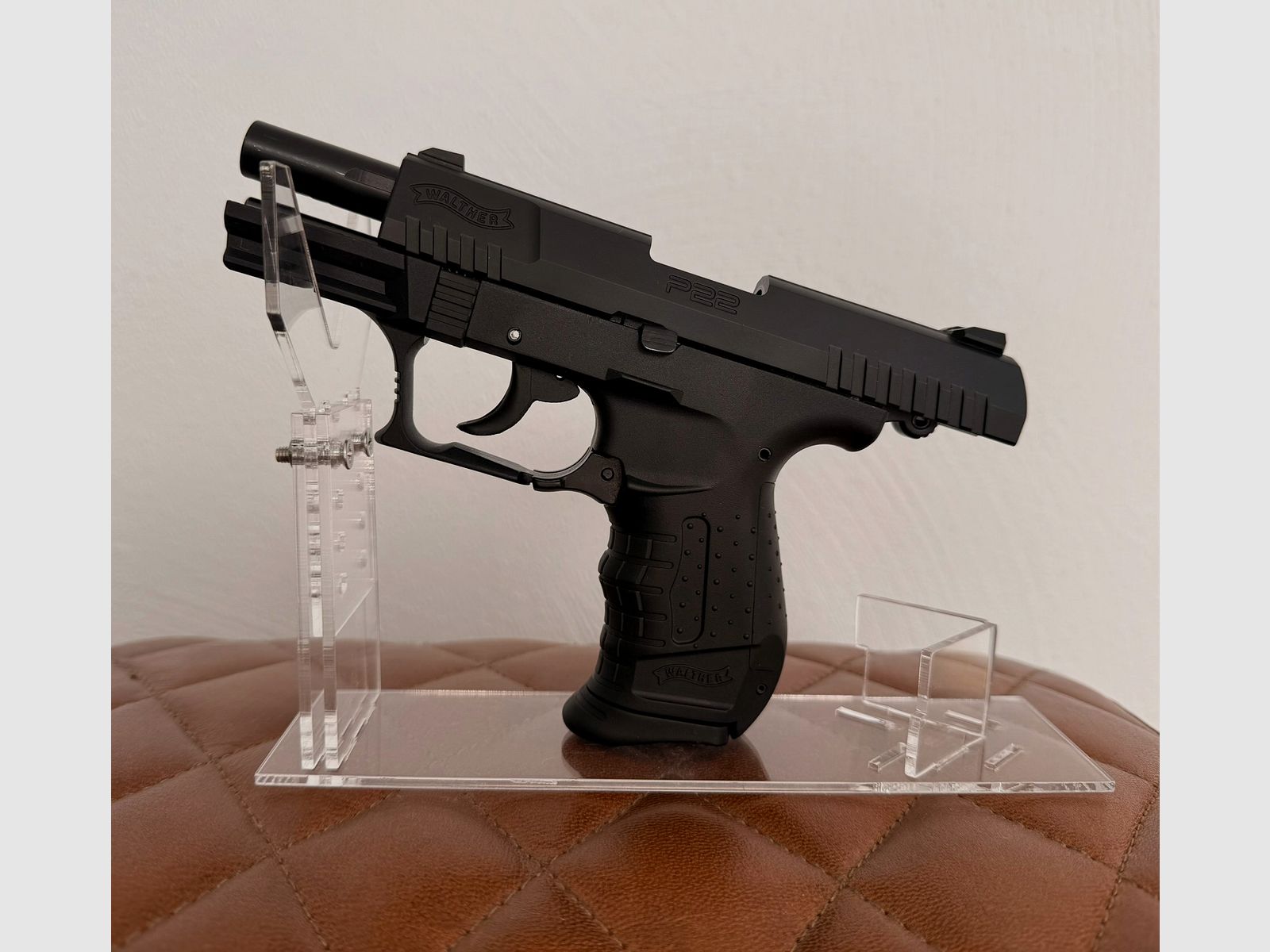 Walther P22 Ready Schreckschuss Pistole 9mm P.A.K. brüniert mit Holster