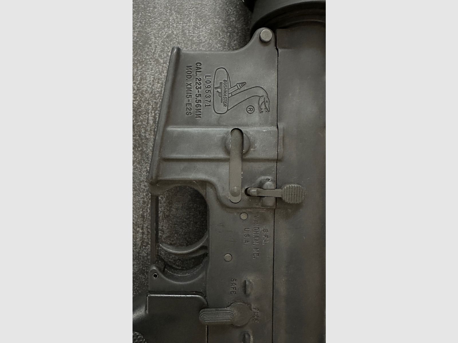 AR15 Bushmaster Cal. 223-5.56mm plus Optik Bushnell AR/223
