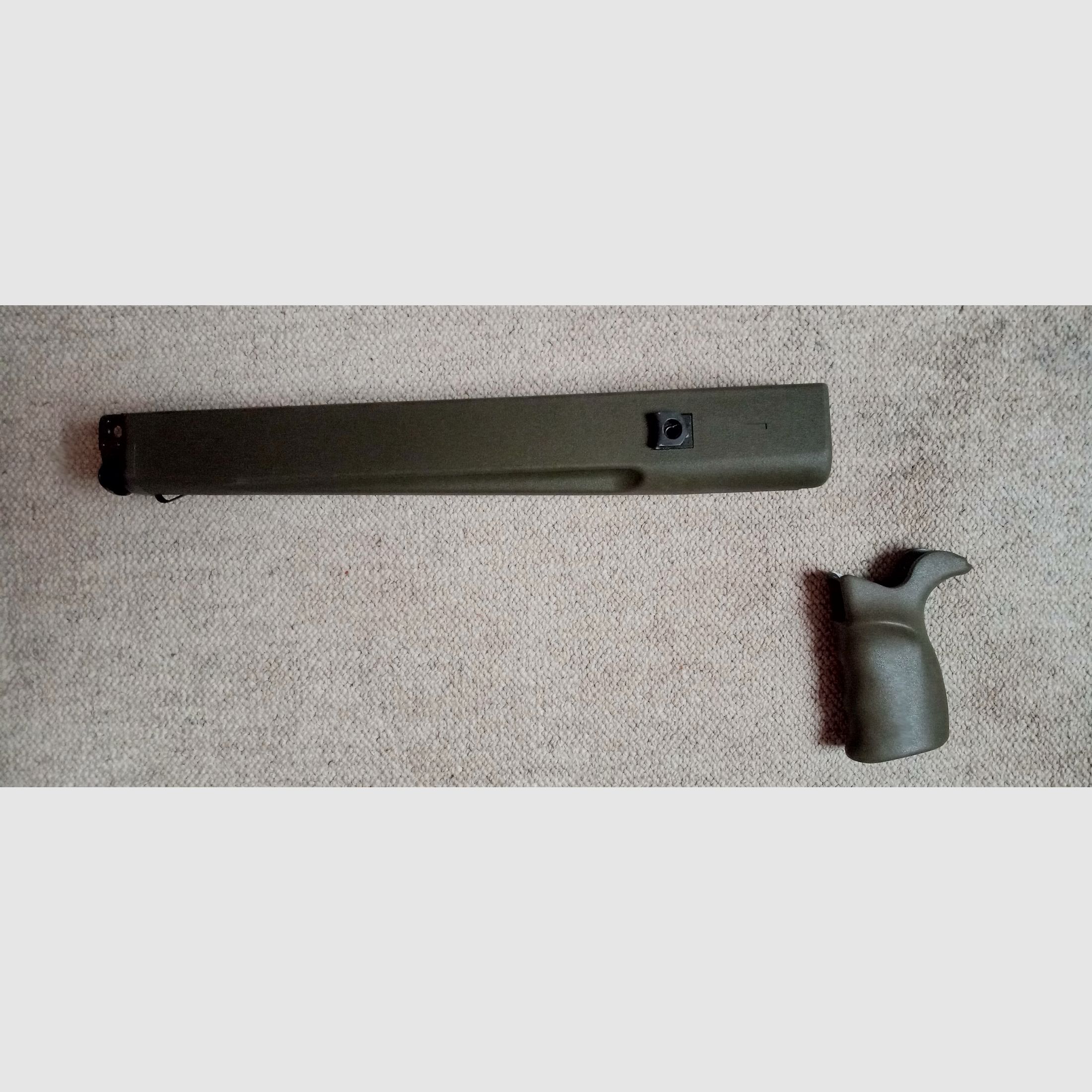 Originele trapeze handbescherming voor tweepoot en grip voor H&K G3A4 / kleur afgestemd in NATO Groen // OD-Groen brede handbescherming + pistoolgreep / G3 handbescherming