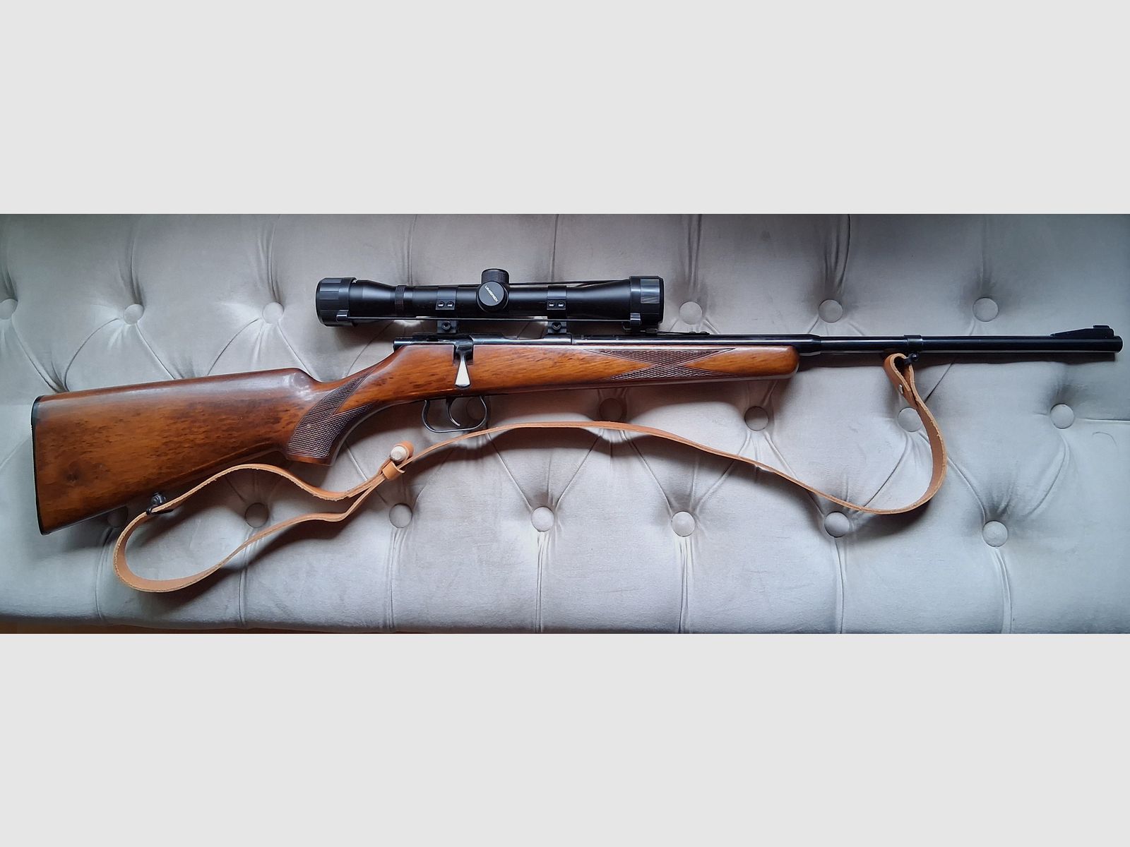 H.Schmidt KG Oggenhausen carabina a colpo singolo 4mmRand lungo con PTB 4-69 molto rara e estremamente precisa.