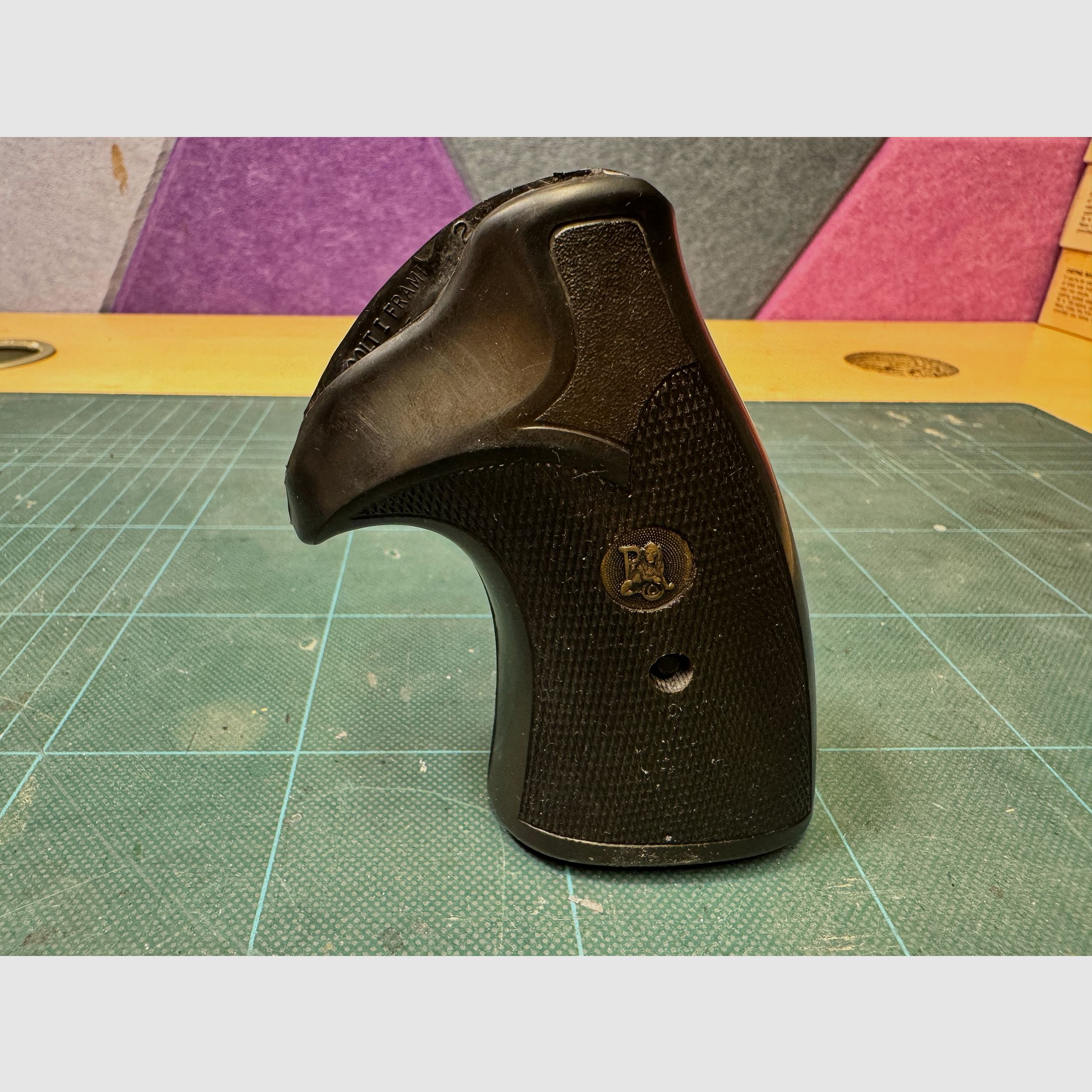 Pachmayr Presentation grip for the Colt Python 357 Magnum