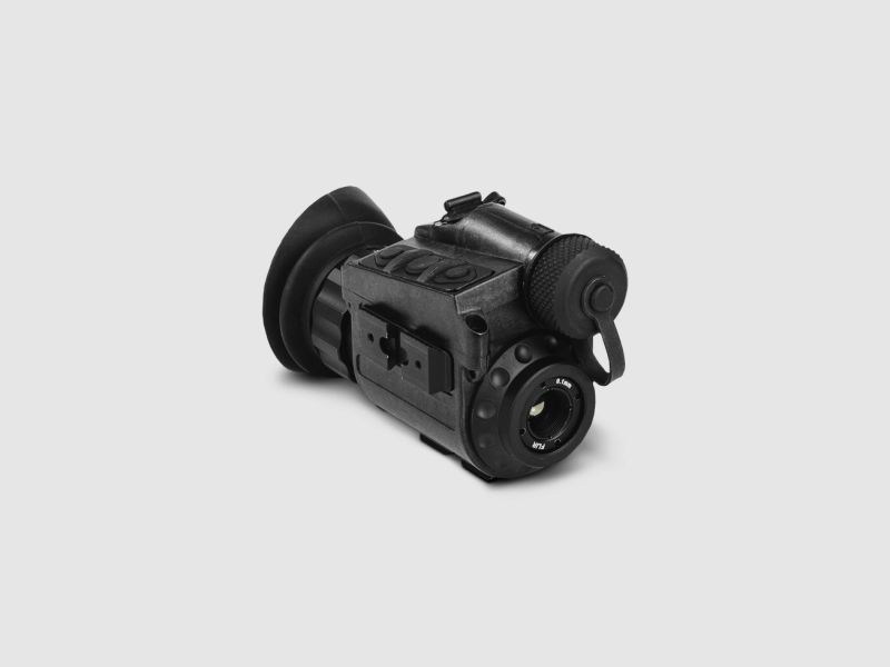 FLIR BREACH PTQ136 is uitgerust met meerdere mini rail bevestigingspunten voor handsfree gebruik, geschikt voor een breed scala aan hoofd-, helm- en accessoirebevestigingen.
