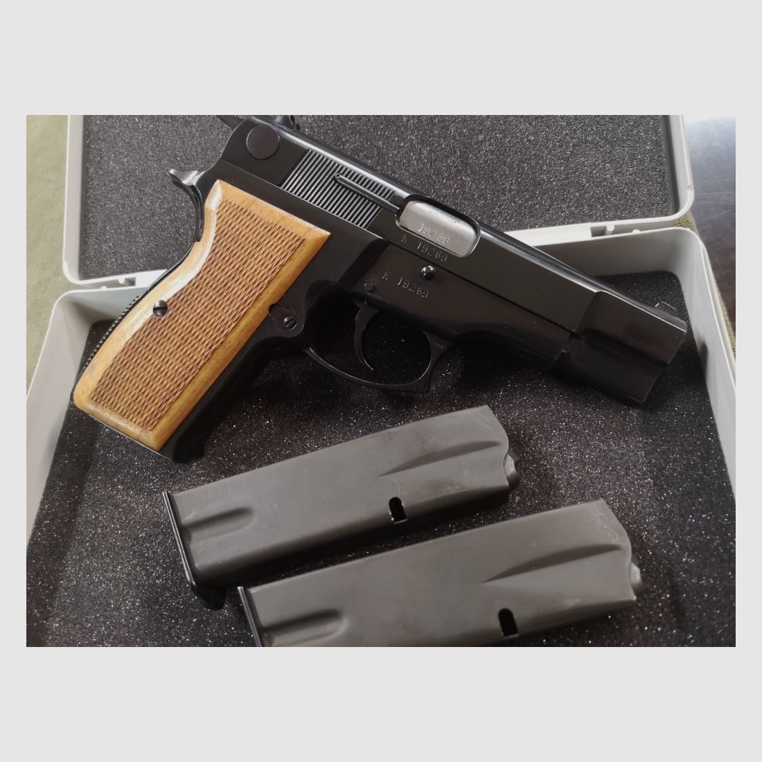 LUGER M90 Selbstladepistole  GANZSTAHL "Sammlerstück"