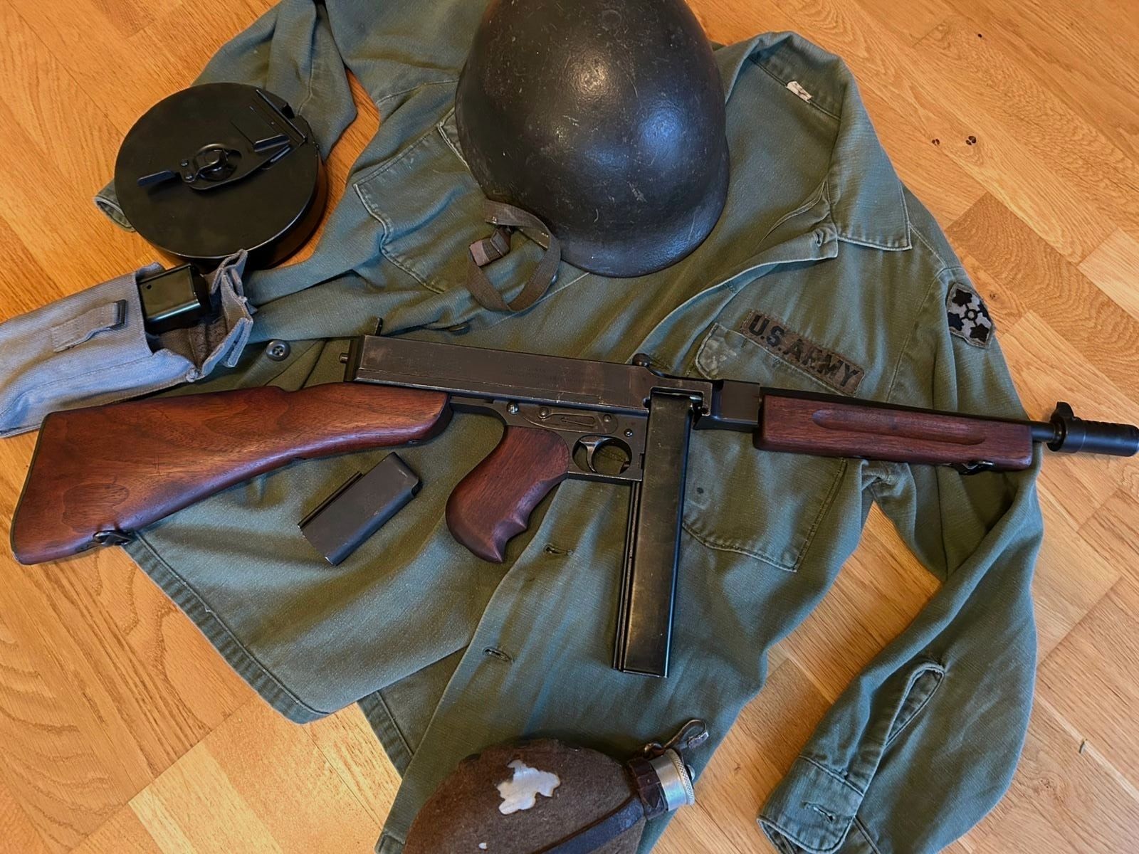 Thompson 1928A1 Tommy Gun