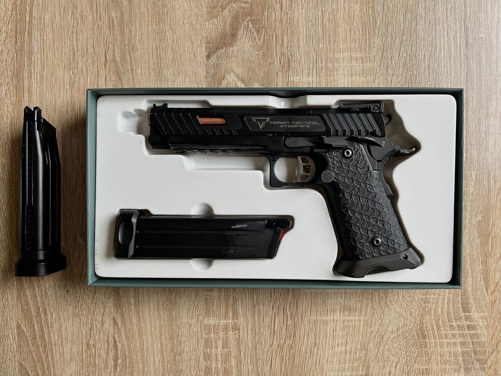 Combat Master 2011 par EMG