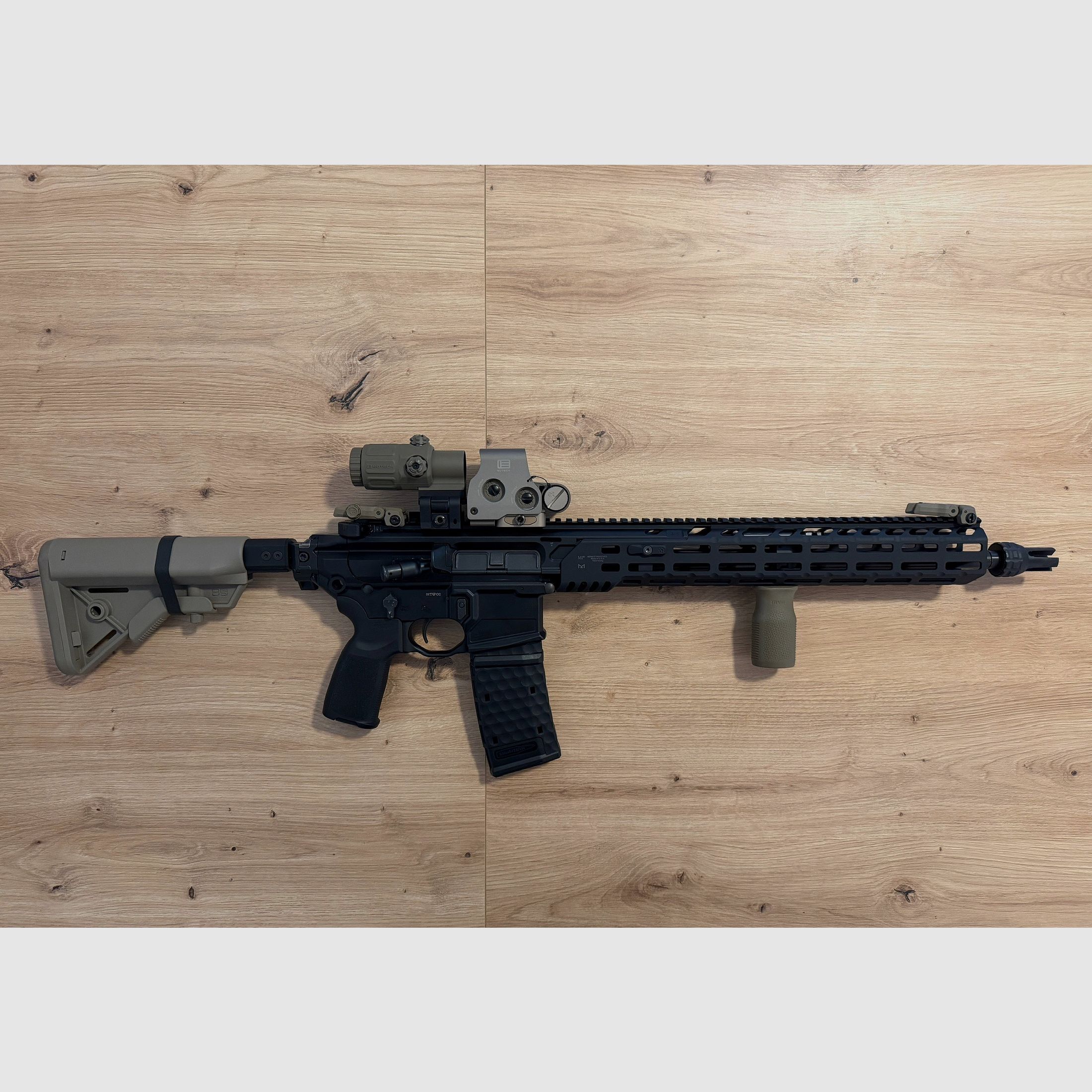 Sig Sauer MCX Virtus mit Zubehör