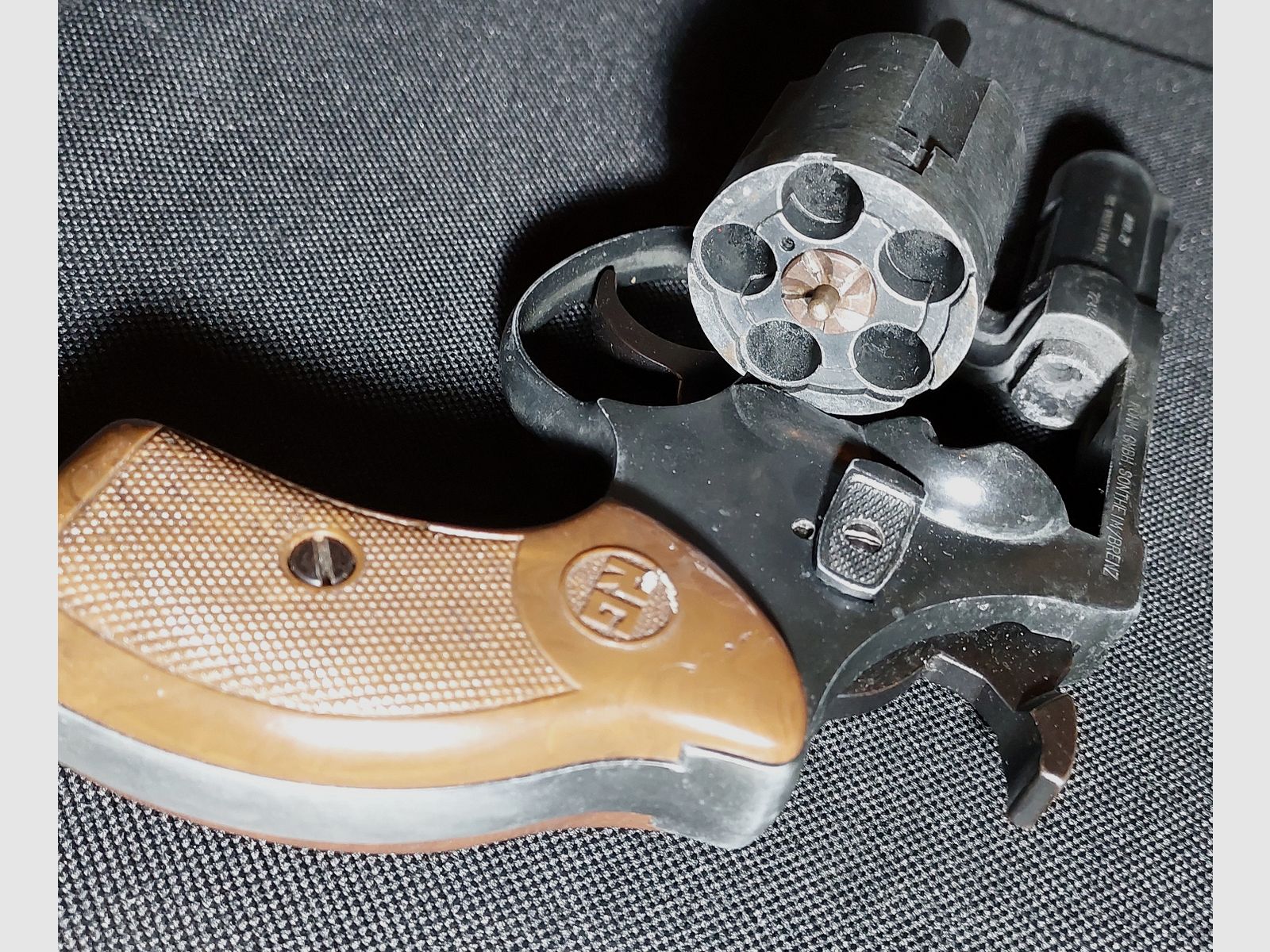 Röhm RG79 Schreckschuss Revolver brüniert (PTB 5-71) Rg 79 mit integriertem 15mm Lauf