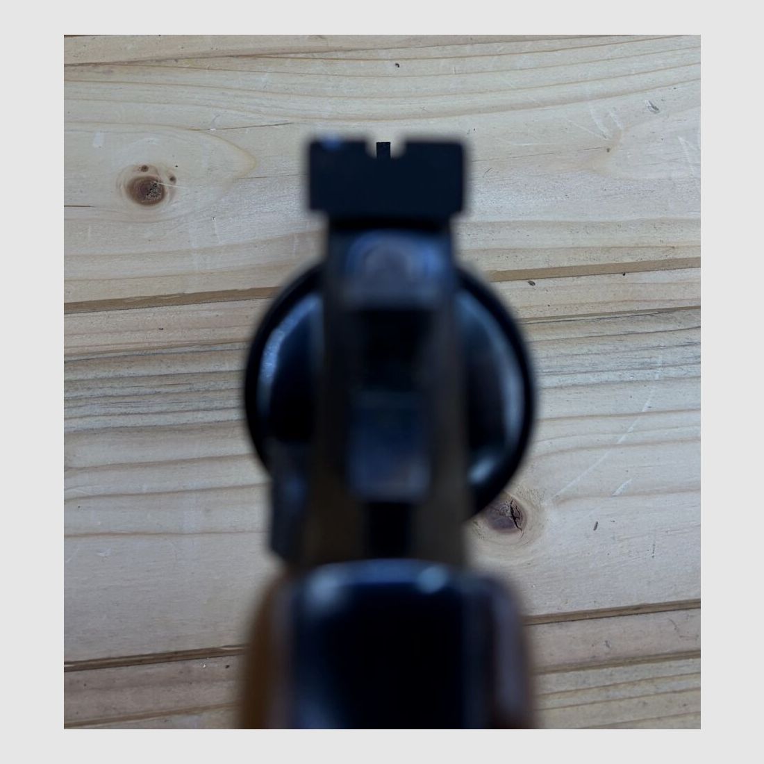 Taurus Mod. 96 .22 l.r. 6' barrel wooden grip 6-shot revolver .22lr