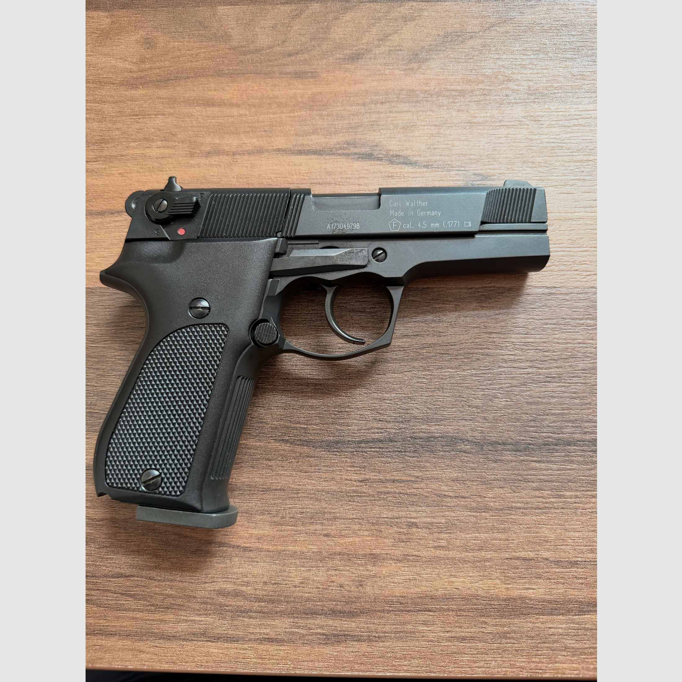 Walther CP88 CO₂ Pistool 4,5 mm Diabolo + Koffer + Diabolos