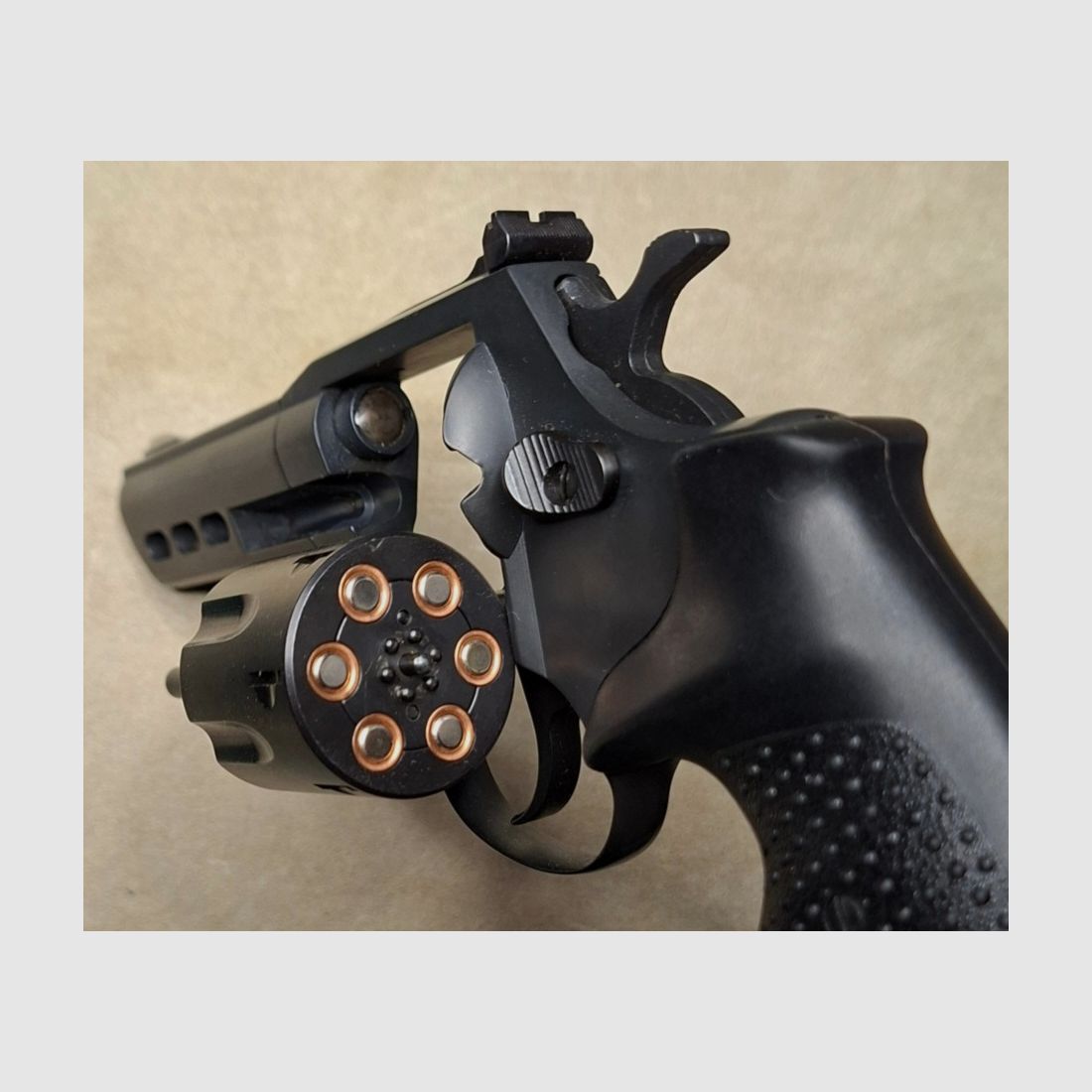  Steel Dog  4" Duty Tac Rewolwer 616, Typ .209 Fiocchi Primery