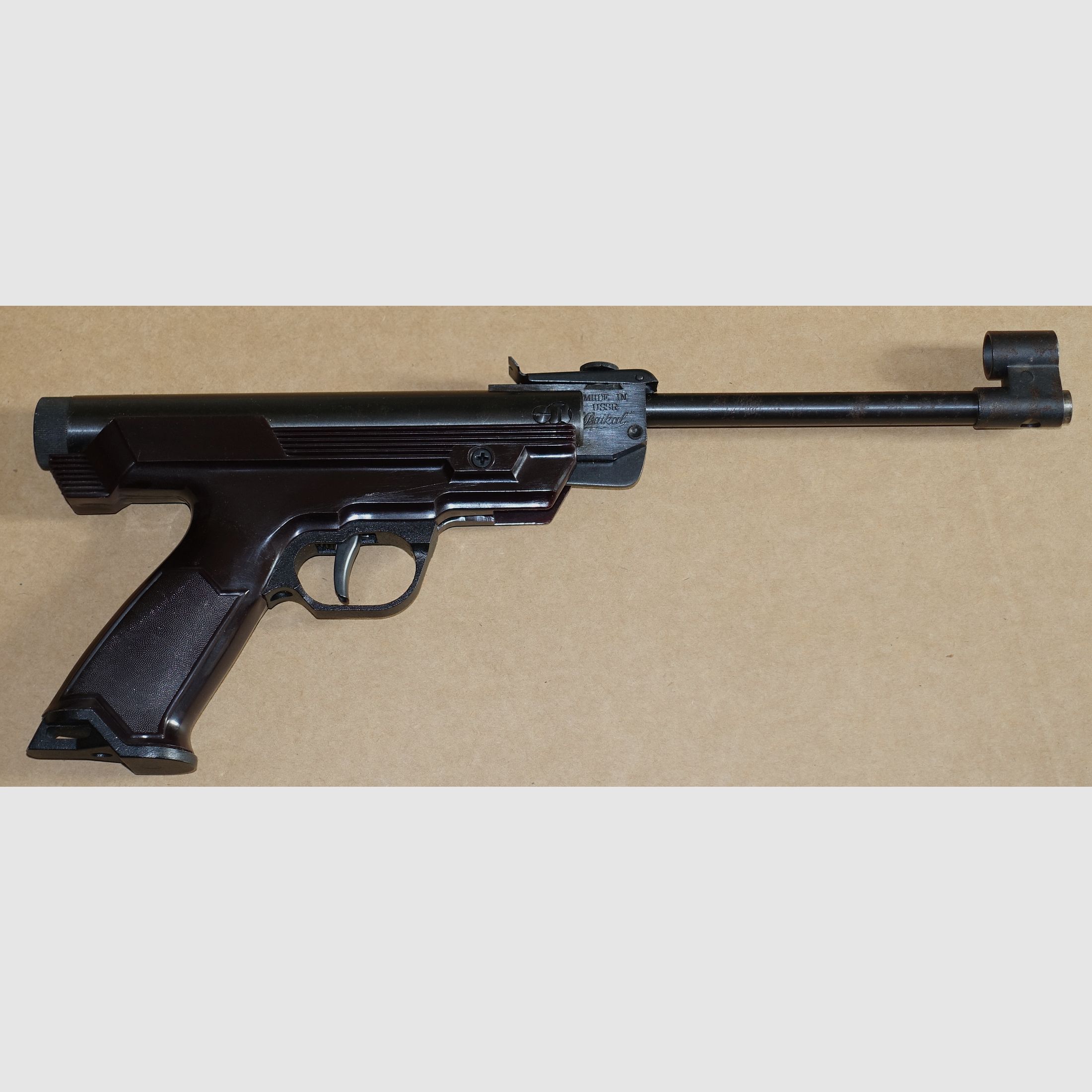 Luftpistolen Sammlung / 14 Stück / Walther Diana Umarex Lov Baikal Record usw.