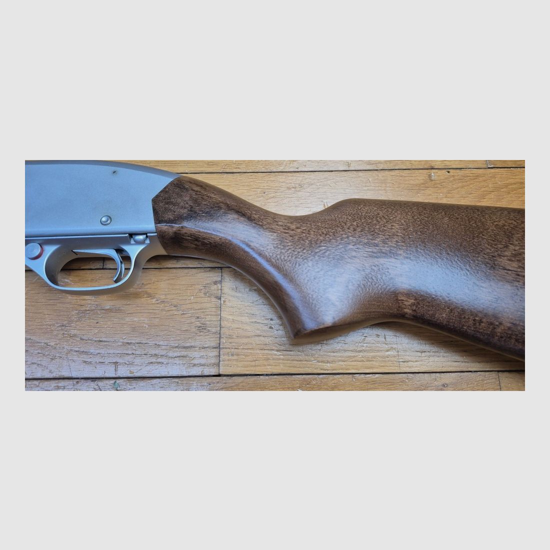 Bellissimo fucile a pompa Winchester Model 1300 – Versione rara in acciaio inossidabile « Security Police » – Cal. 12/76 – Finitura satinata integrale inossidabile (cromo su acciaio inossidabile) – Meccanica e legno impeccabili – Arma in stato di quasi nuovo – TBE++, immagine 28 di 34