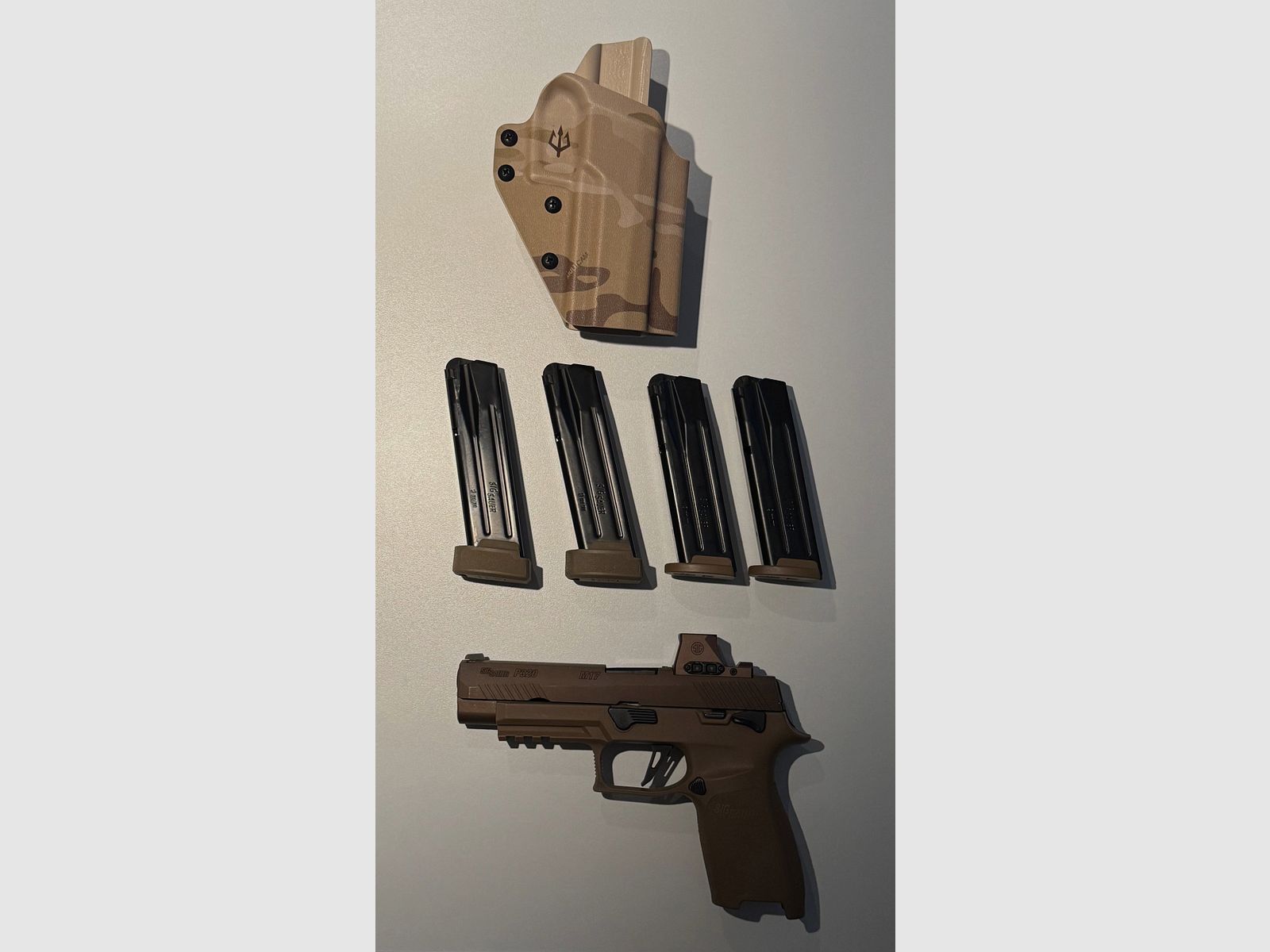 Sig Sauer P320 M17 9mm + Romeo-X  FDE + BlackTrident Holster