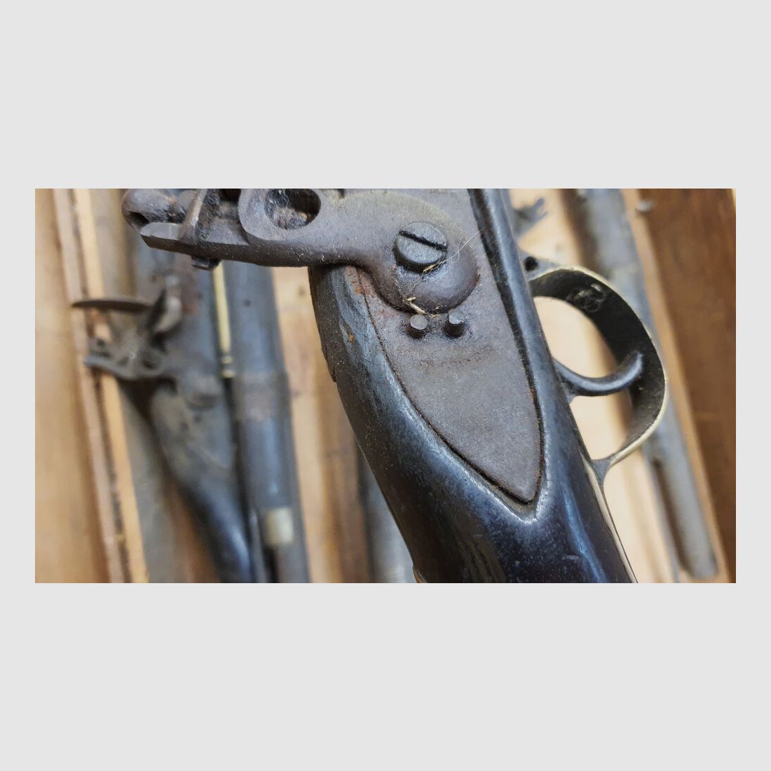 British Steinschlossgewehre für die Royal Niger Company um ca. 1830 in Transportkiste