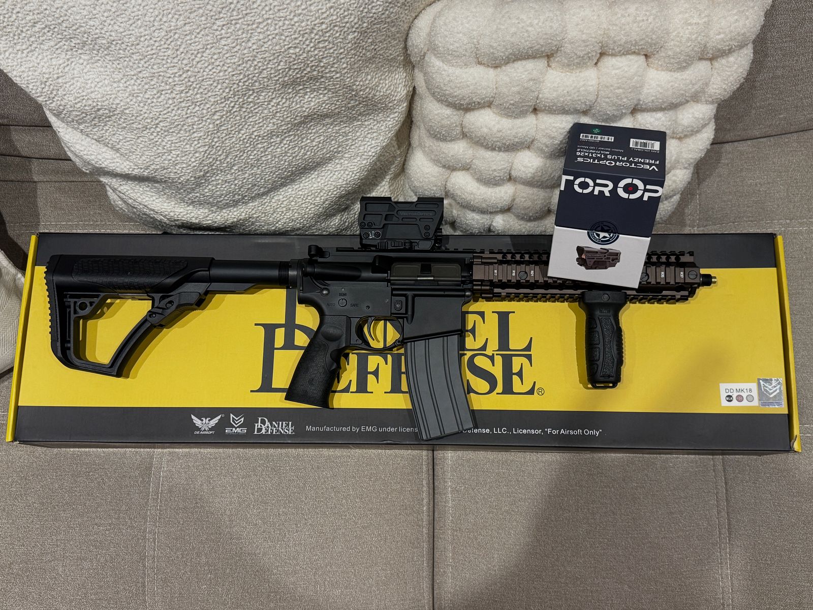 EMG Daniel Defense MK18 RIS II MWS GBBR + Vector Optics Frenzy Plus + accessoires | Comme neuf
