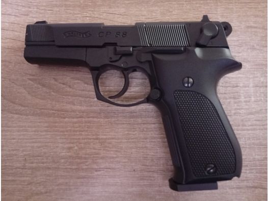 Walther CP88 mit Rotpunkt