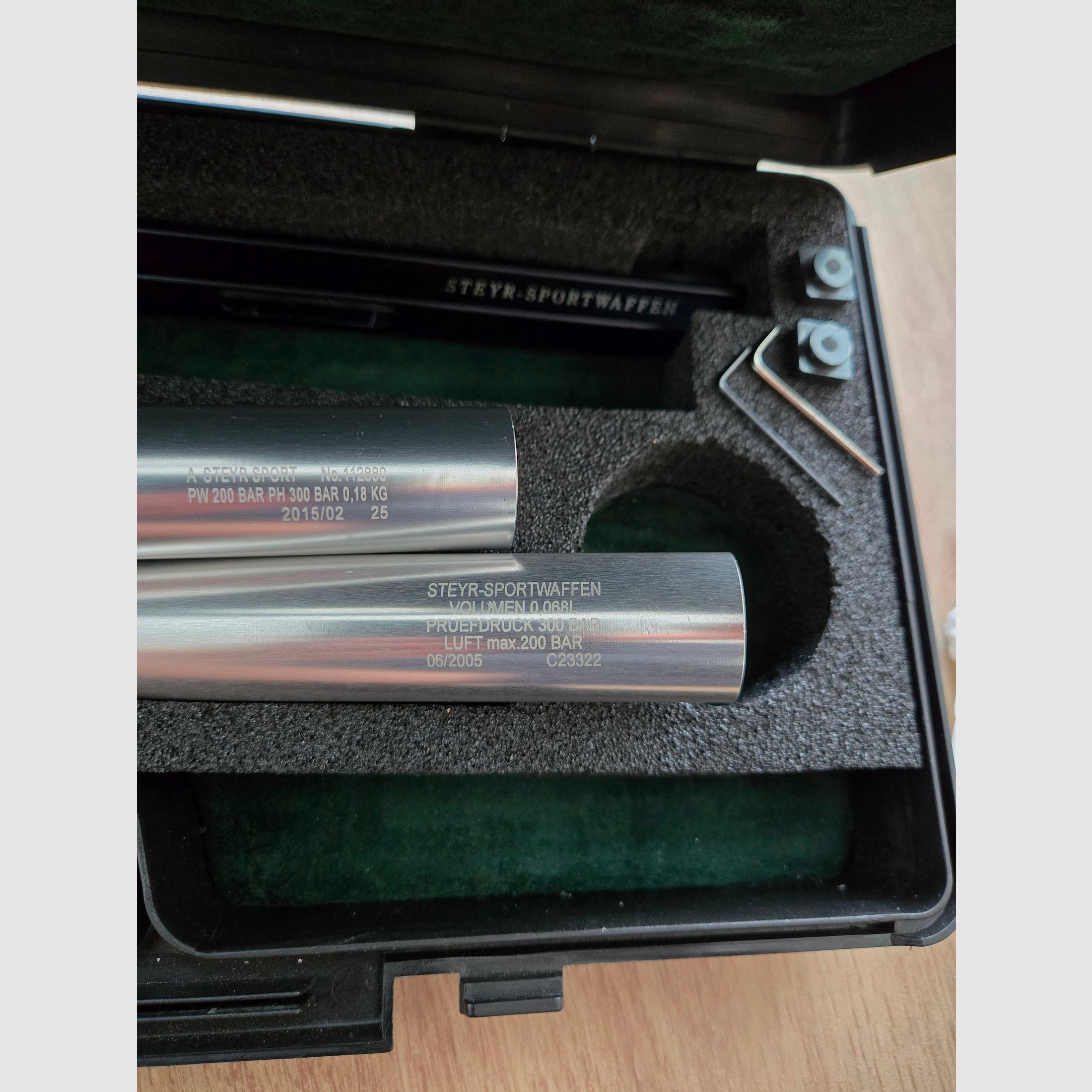 Match-Luftpistole STEYR LP 10 mit 2 Kartuschen, Adapter, Koffer, Werkzeug