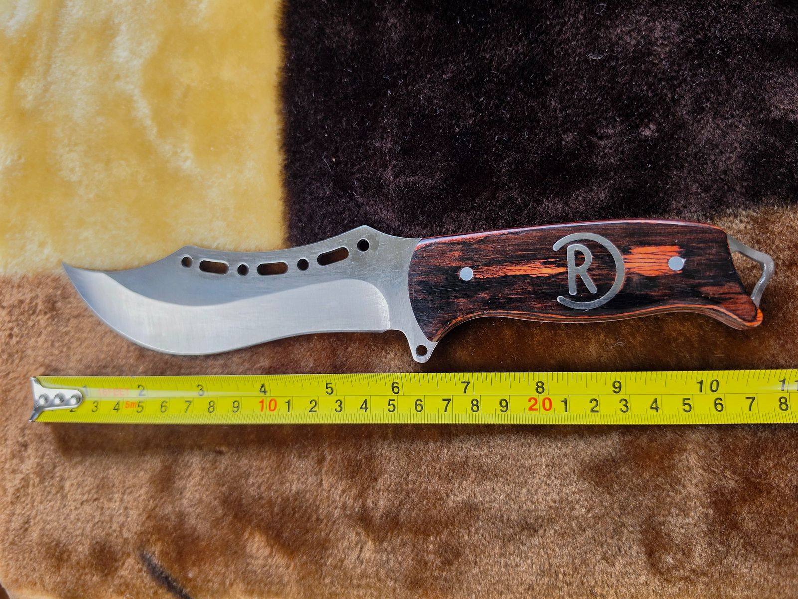 Massives Outdoor-, Jagd- & Skinningmesser mit Holzgriff und Schwungvoller Klinge – Edler & Robuster Begleiter für Bushcraft & Jagd, Bild 3 von 4