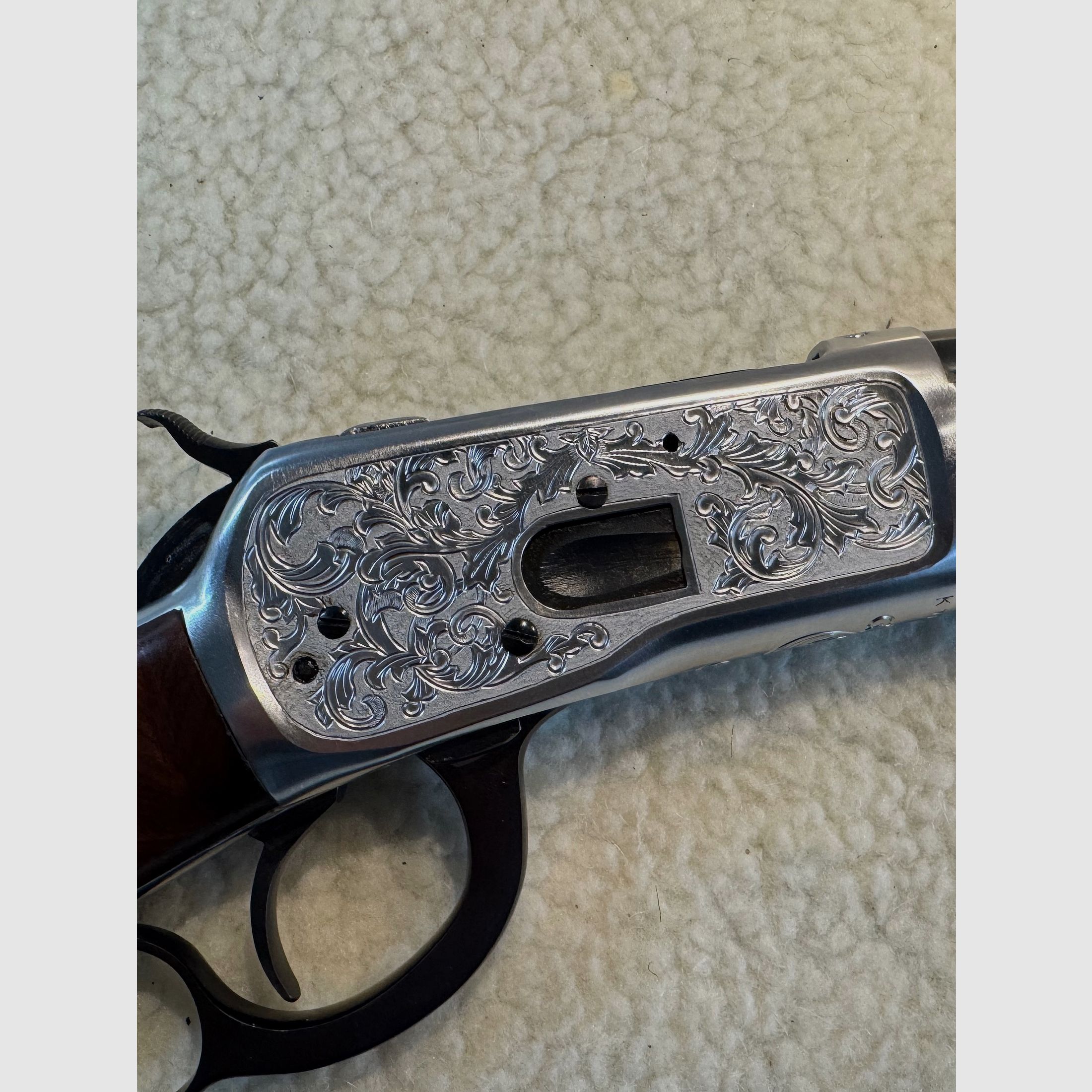 Rossi carabina a leva .357 Mag – stile western con incisione