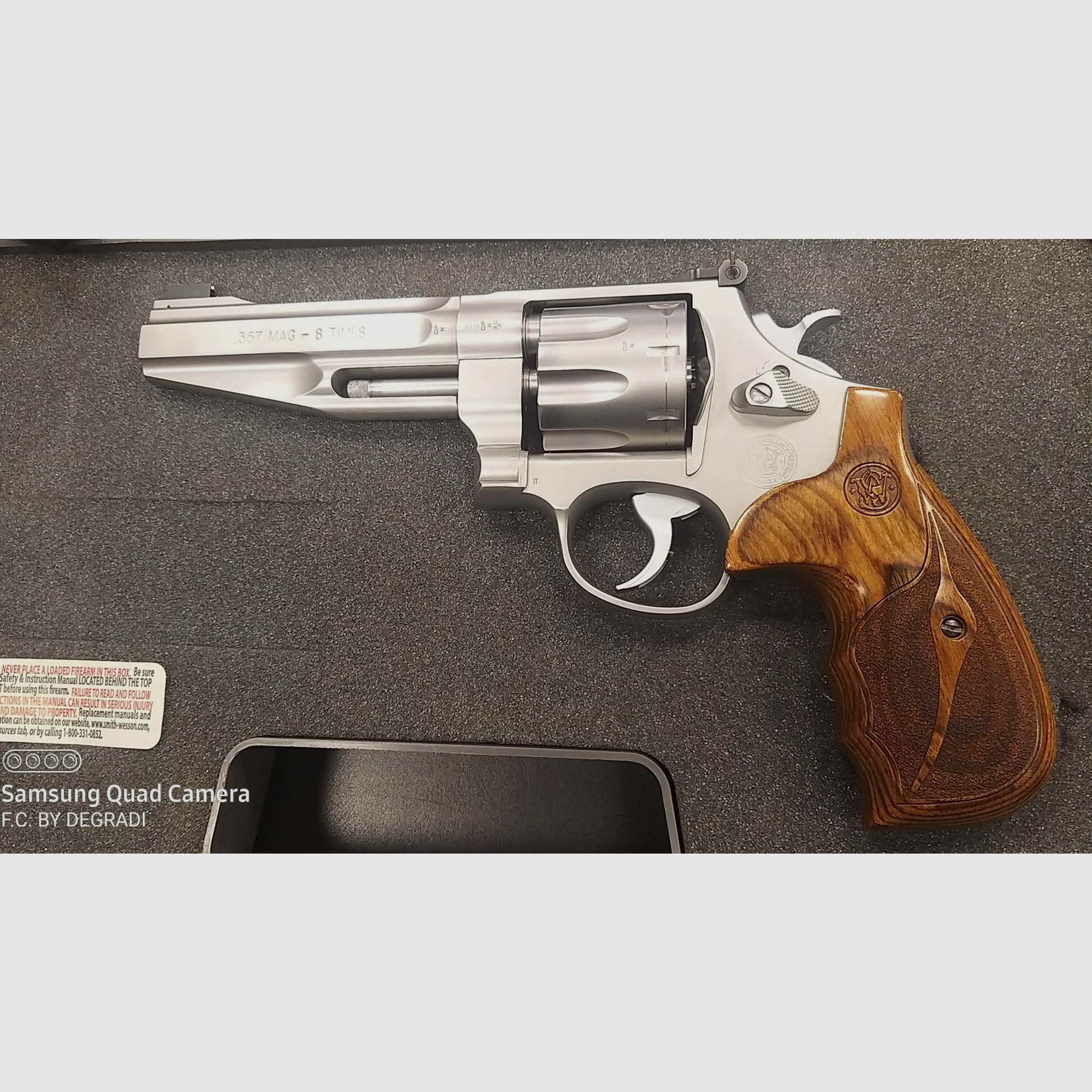 SMITH & WESSON Rewolwer ‚Performance Center‘ Mod. 627 8 SHOT 5′ .357Mg. Inox, zdjęcie 2 z 6