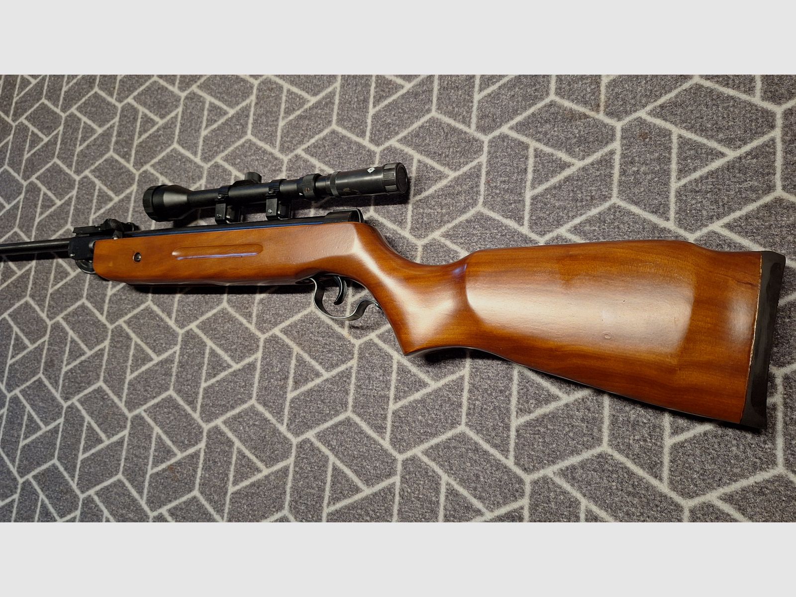 Carabine à air Kandar B2-4 avec scope - comme neuf !
