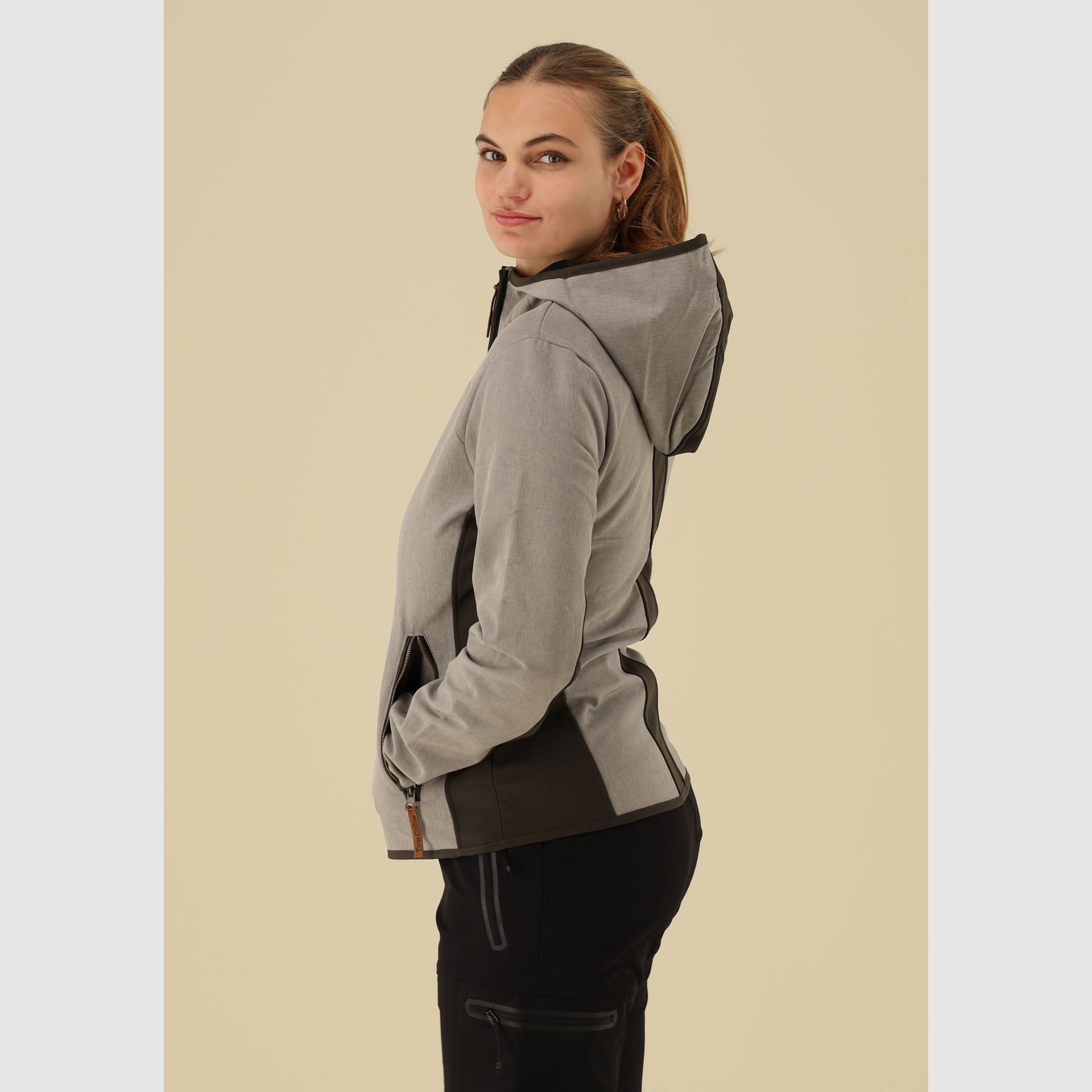 Tom Collins Giacca softshell da donna con cappuccio – Grigio chiaro, immagine 4 di 4