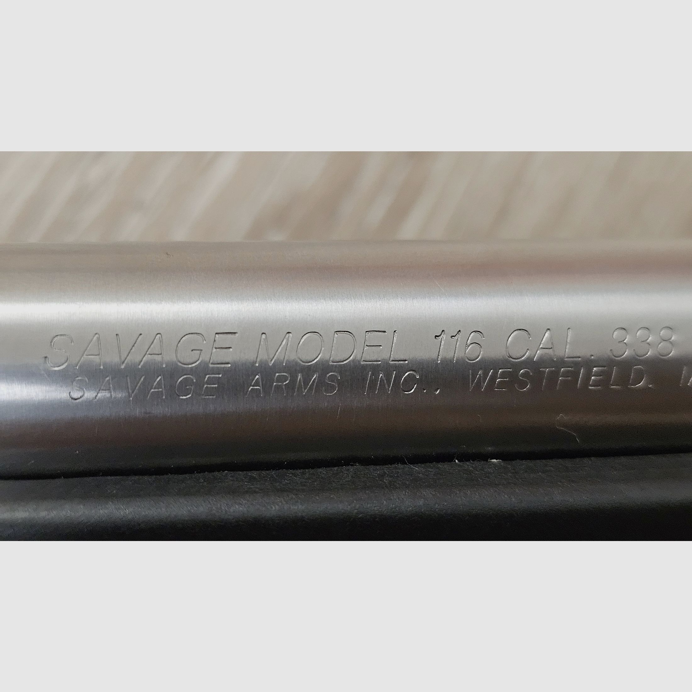 Fucile a ripetizione Savage Modell 116 calibro .338 WinMag con Leupold VARI-X III 6.5–20x50mm LR su montaggio girevole