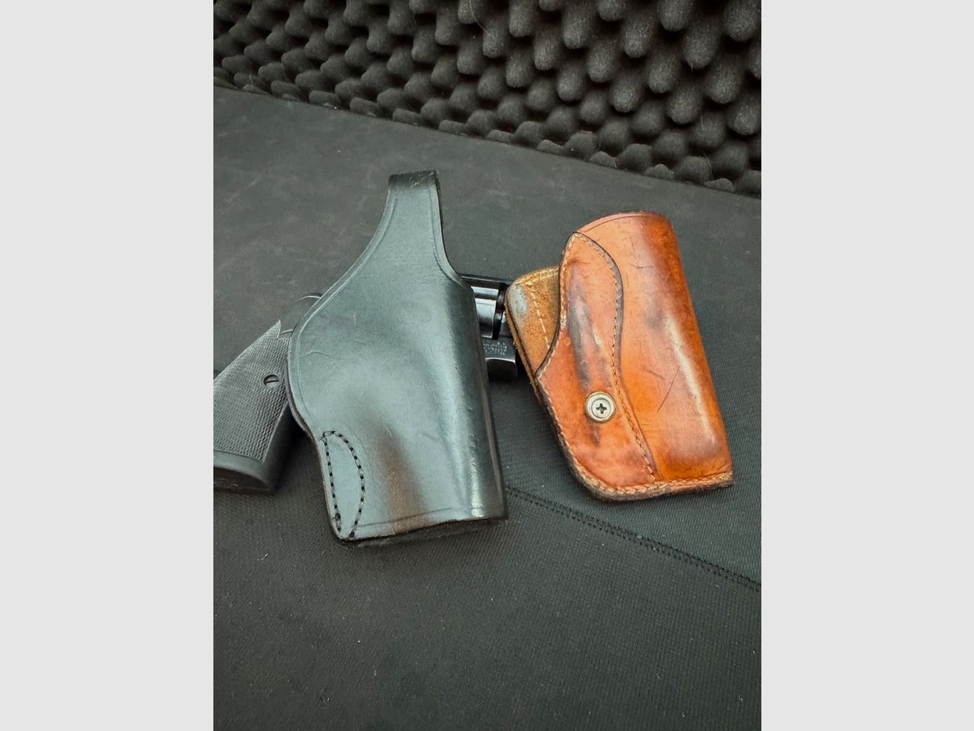 Schnellziehholster Gürtelholster Set, Revolver (?), Brian C Foster und VIKING, Markenholster