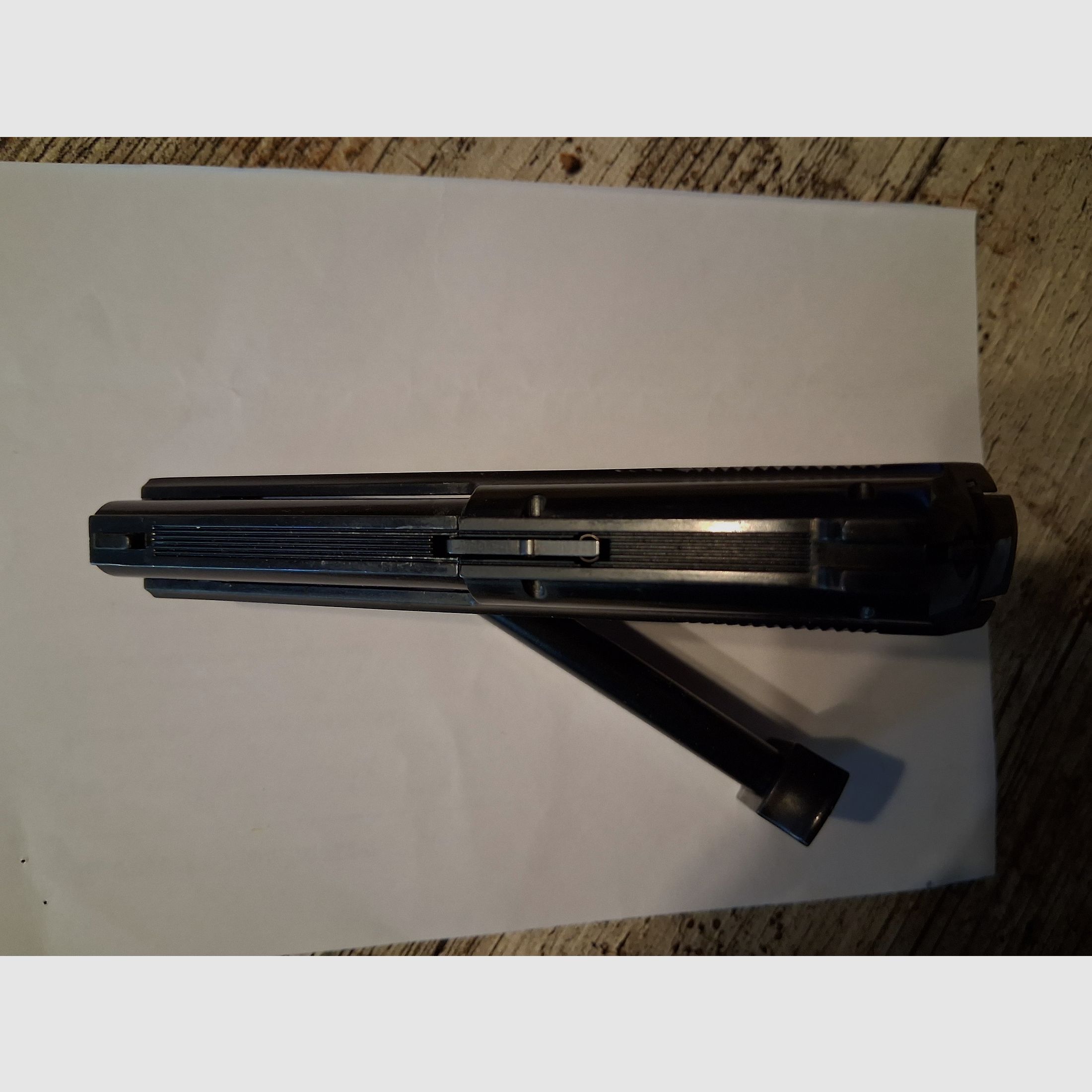 Collectionneurs attention !!! Röhm RG 8 (PTB-154), plaquettes en bois, chargeur de rechange, État TOP, jamais tiré
