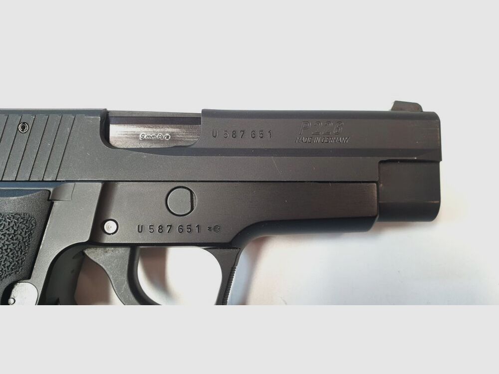 SIG SAUER Halbautomatische Pistole Sig Sauer P226 im Kaliber 9mmLuger, Bild 4 von 9