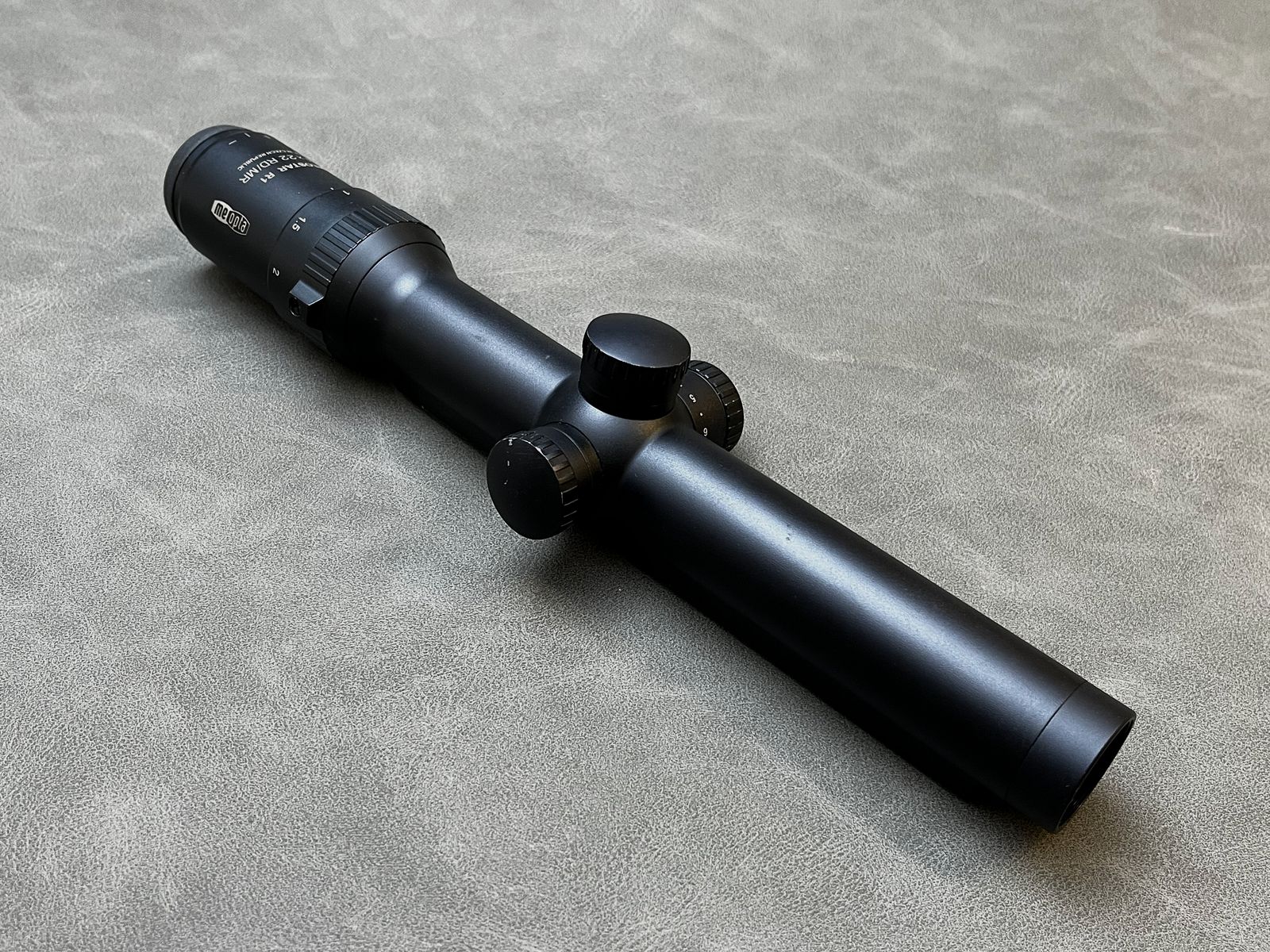 Meopta Meostar R1 1-4x22 RD/MR met Zeiss rail