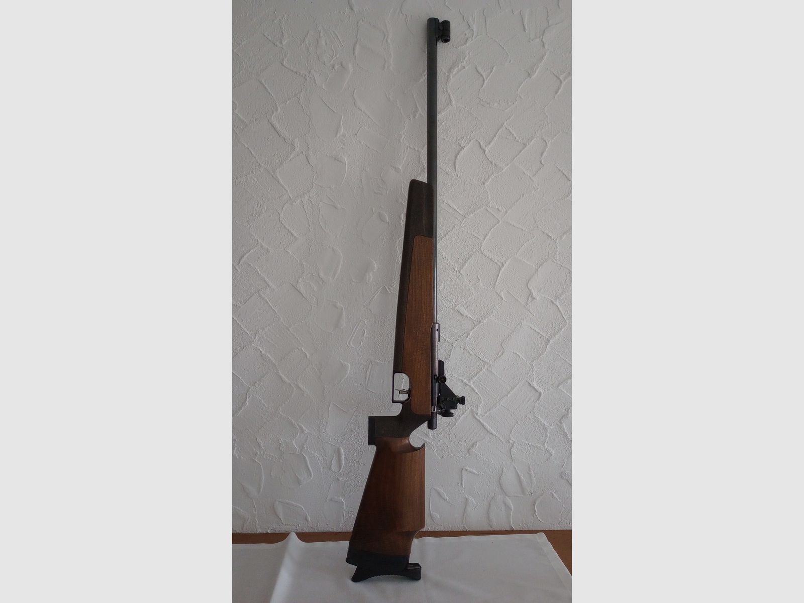 Feinwerkbau KK Gewehr Mod. 2000, rechts