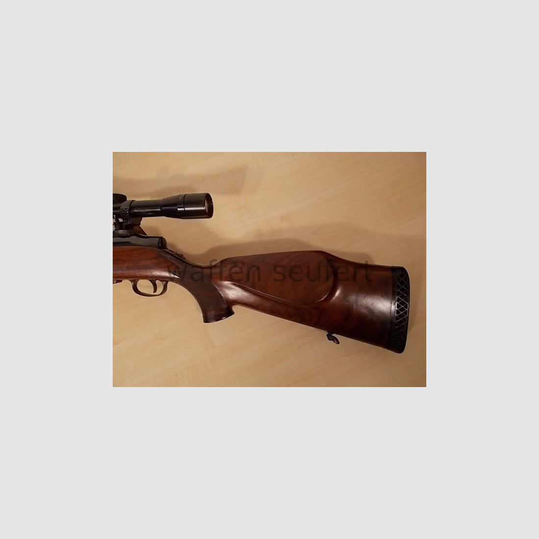 Sauer 80 con Kahles 8x56A4 y SWM