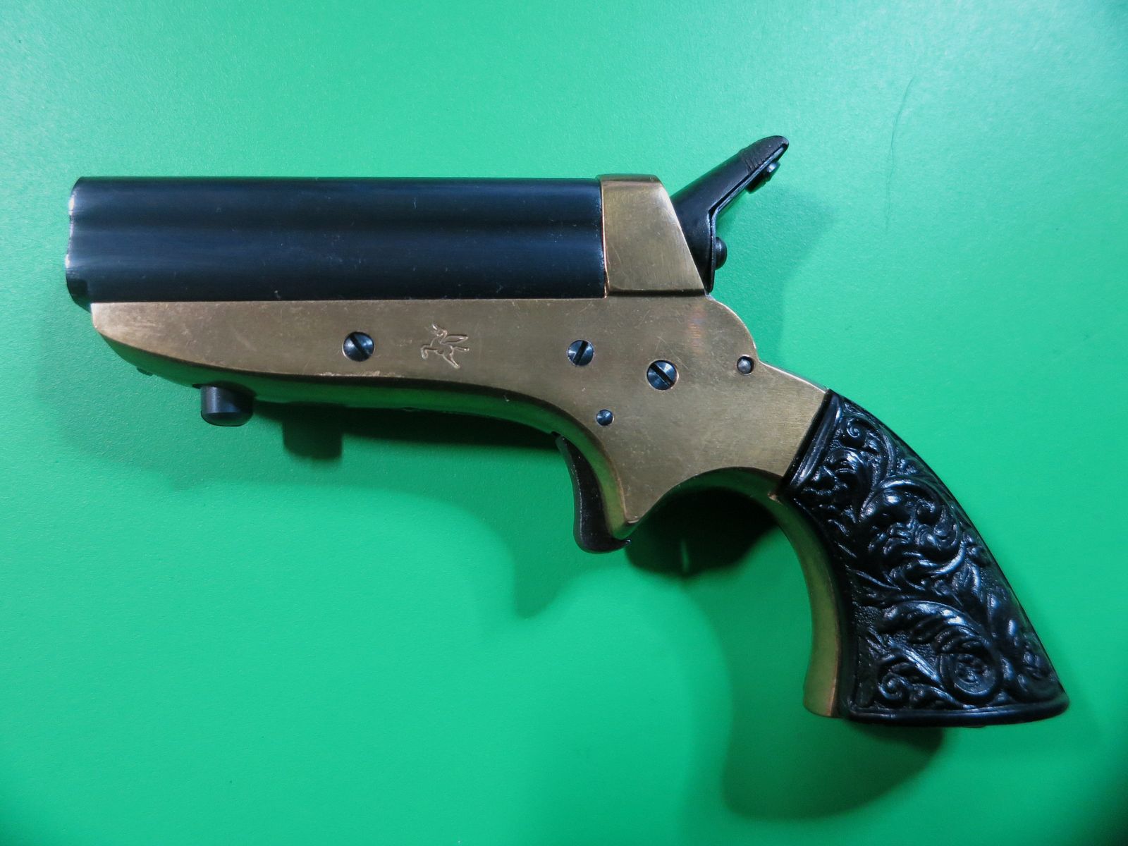 Uberti New Derringer Pepperbox pistola a 4 colpi nel calibro .22 short, copia della Sharps Pepperbox     #54