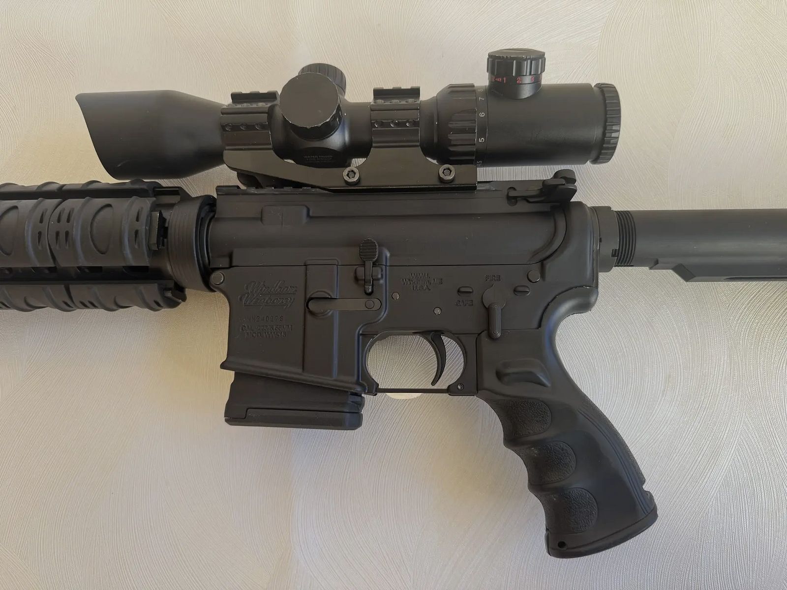 Windham Weaponry Selbstladebüchse Kal. .223 Rem. mit Zielfernrohr Fire Wolf 4,5–14×42 SF