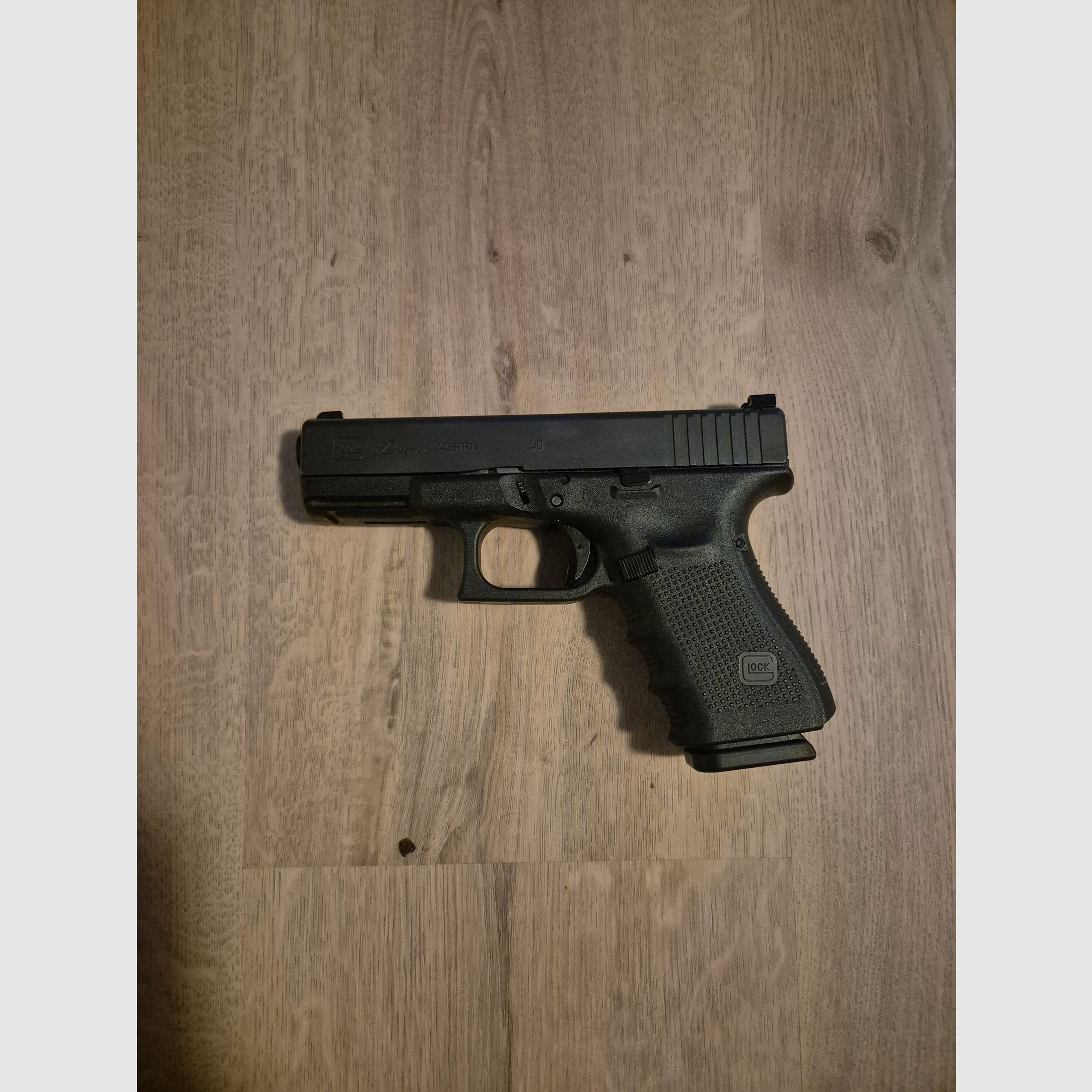 Glock 23 Gen4 in calibro .40 S&W