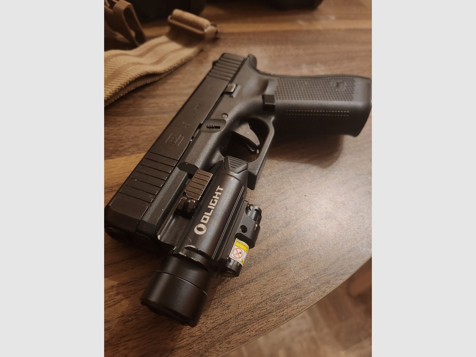 Glock 45 con accesorios