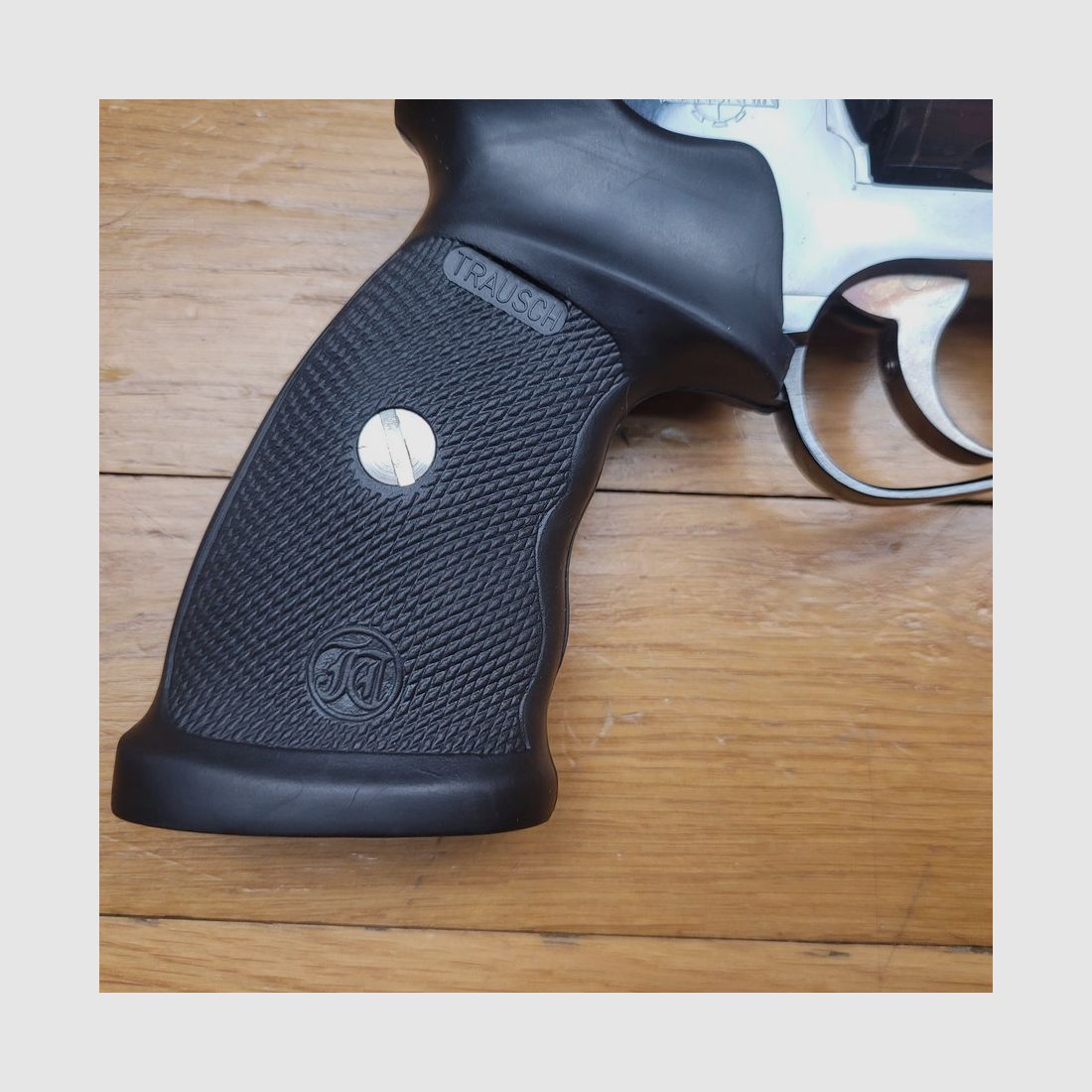 Magnifique revolver MR 73 Sport – 357mag – un des tous premiers – fabrication Manurhin d&rsquo;avant 1980 – 6 pouces – Poignée trausch – Guidon Partridge et hausse surdimensionnés – État mécanique et esthétique au top – TBE+, image 3 sur 22