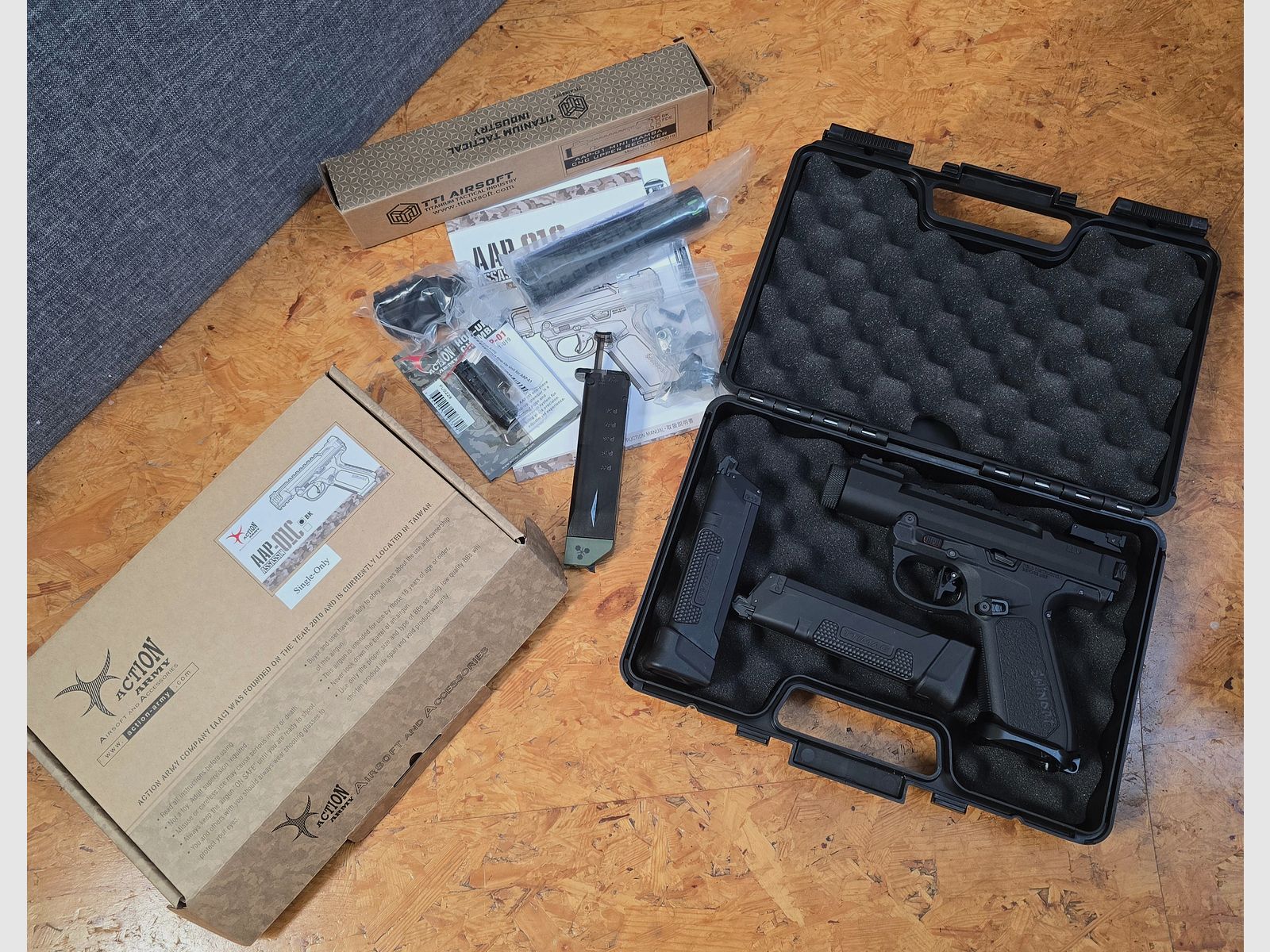 Pistolet Action Army AAP-01C Shinoby Assassin GBB 6mm BB 2xChargeur