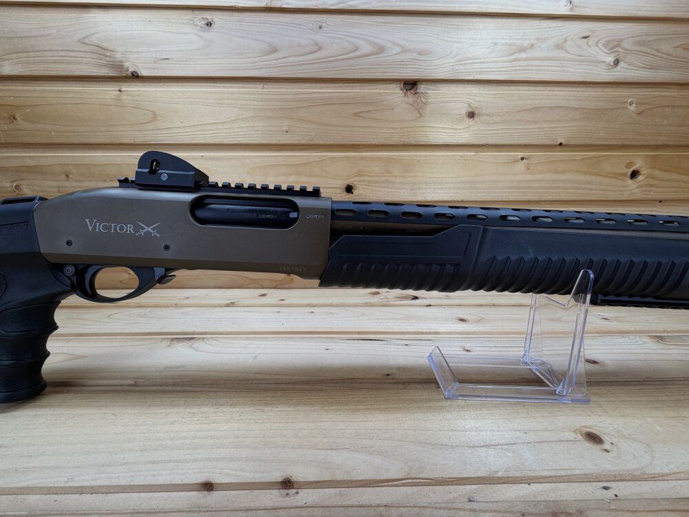 Huglu Victor P-Tac Tactical, Cal. 12/76, 61cm/24" Escopeta de repetición 12/76