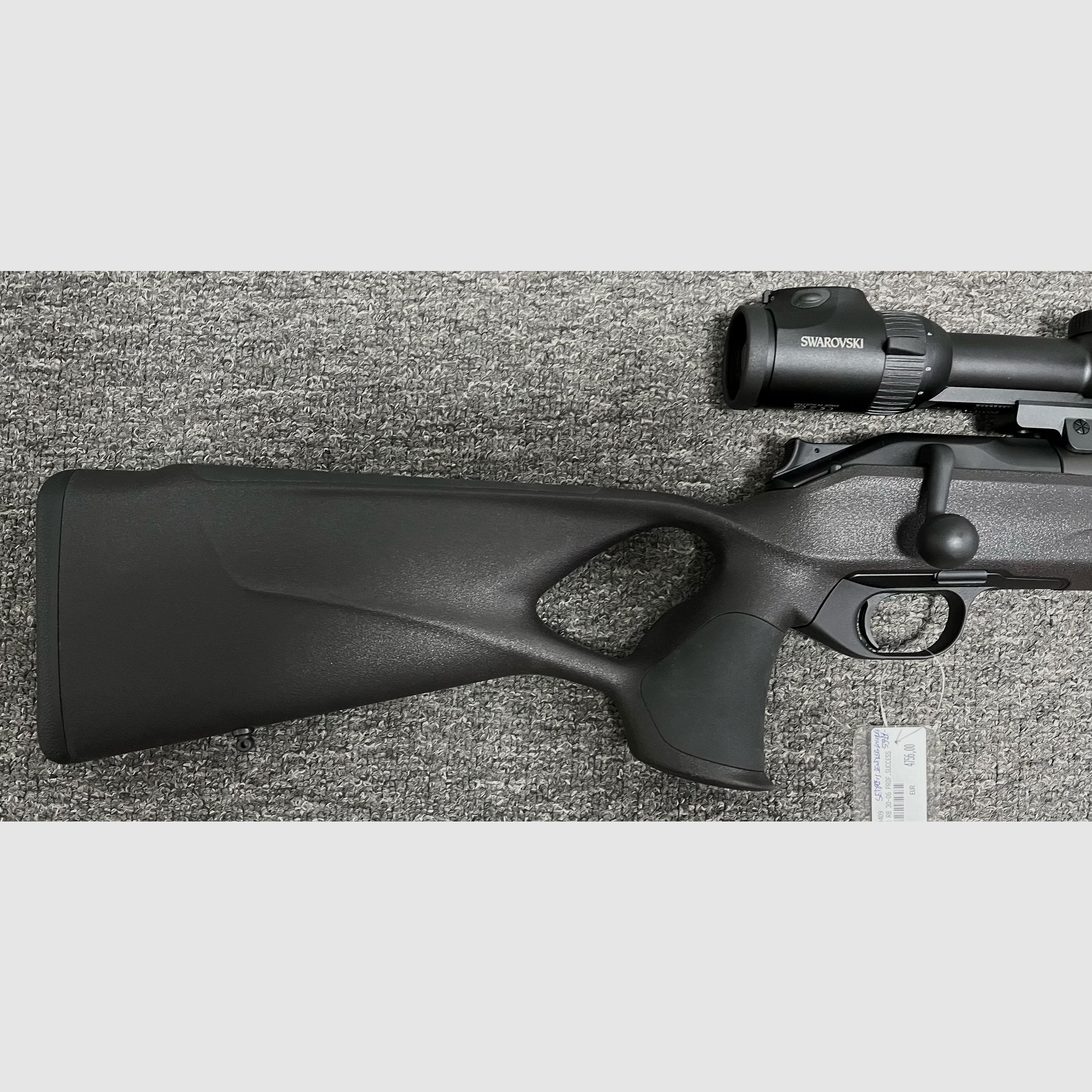Blaser R8 Professional Success 8x57 IS + Swarovski 2-12x50 + Sattelmontage