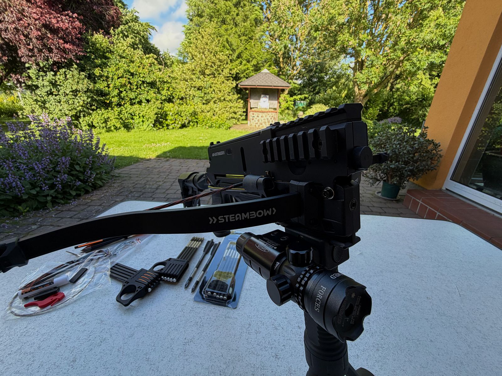 AR-6 Stinger II mit Metallmagazin