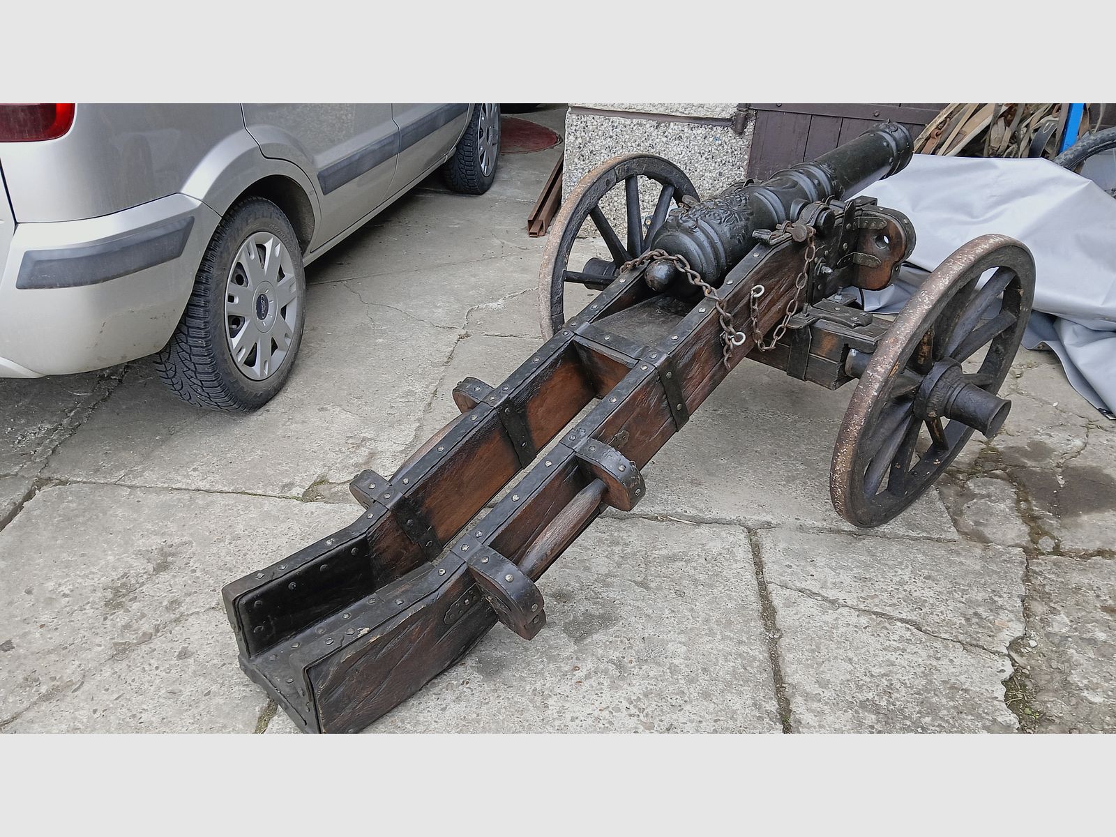 OgłoszenieReplika armaty wojskowej