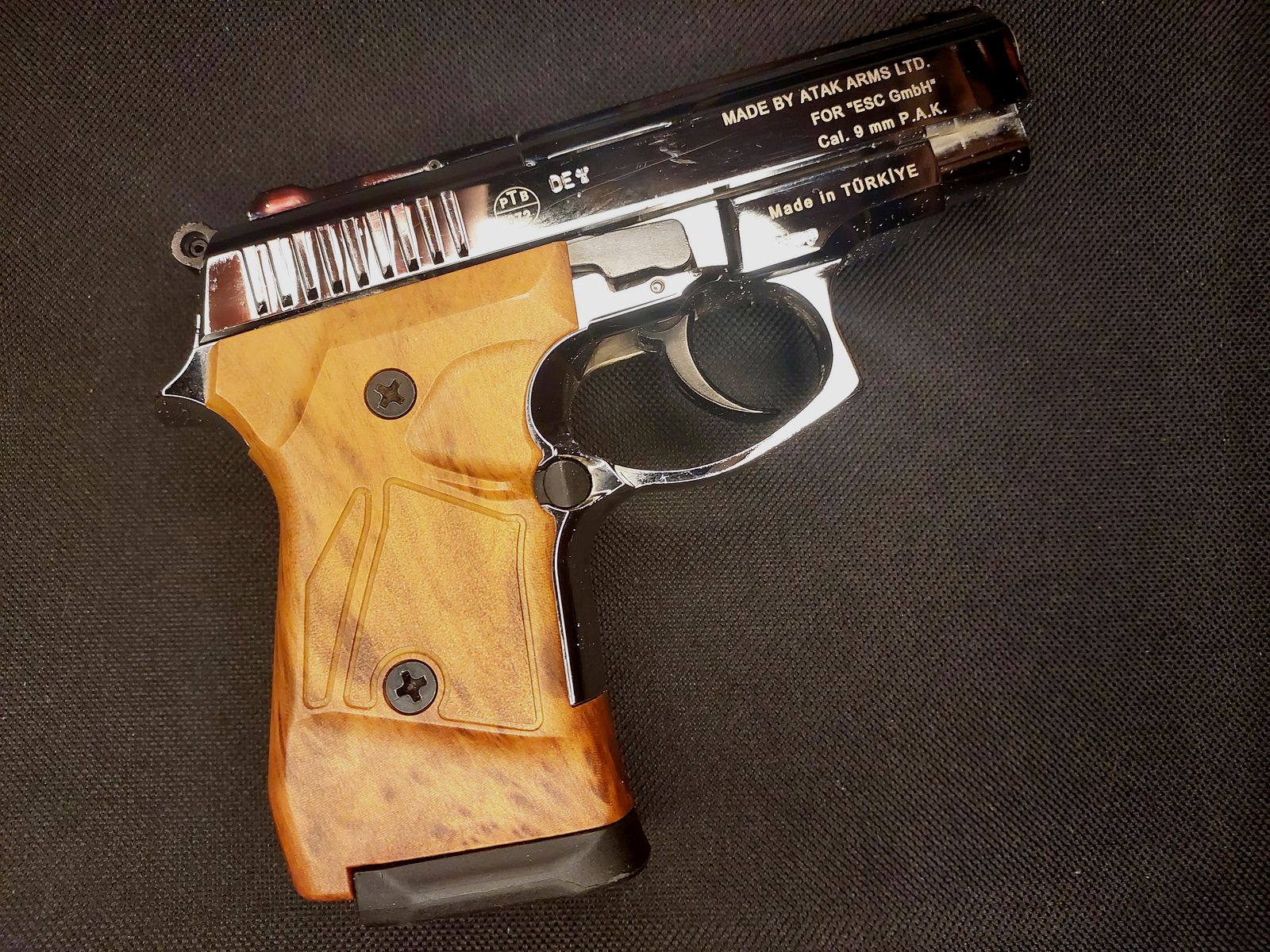 Zoraki 914 blank firing pistol 9mm P.A.K. chrome wood look (PTB 972 !!!) with 2 magazines and 2 pairs of grips - as good as new!