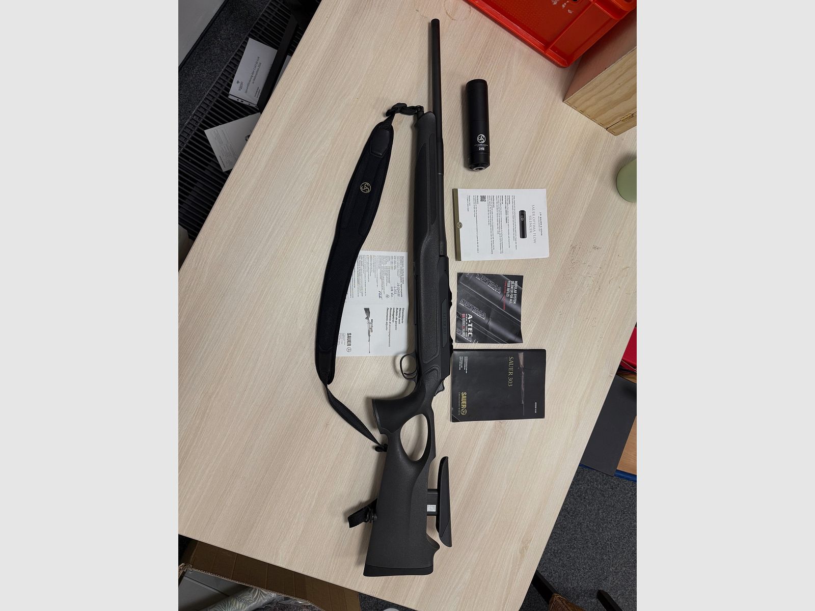 Sauer 303 Synchro XT Gen II + OPTIMA Flow silencer + strap - *LIKE NEW from 2025*