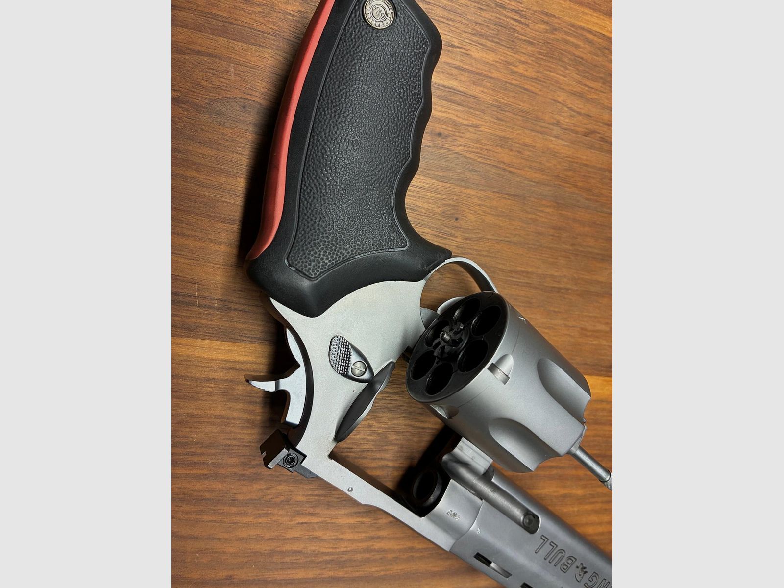 Taurus Raging Bull Revolver 44 Magnum 6" Edelstahl neuwertig