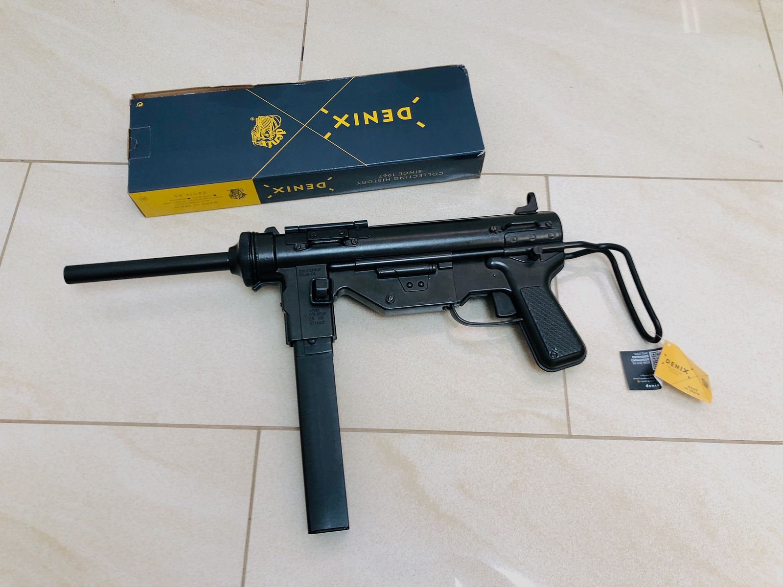 ••• Arma decorativa / arma modello pistola mitragliatrice US M3 / Greasegun / NUOVA + confezione originale •••