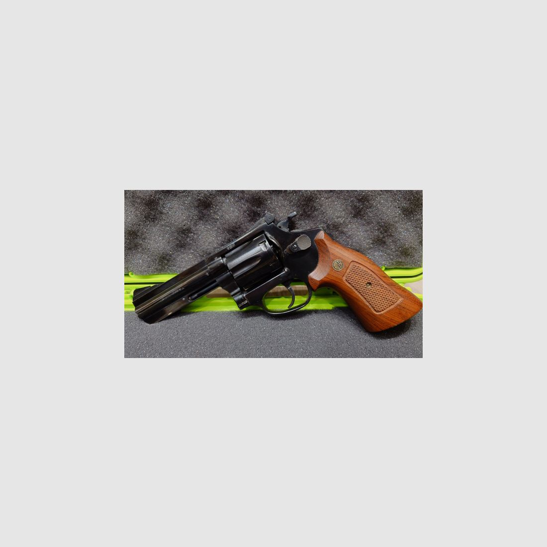 ROSSI 971 - REVOLVER 4 INCH - .357MAG - CONDITIE 1-