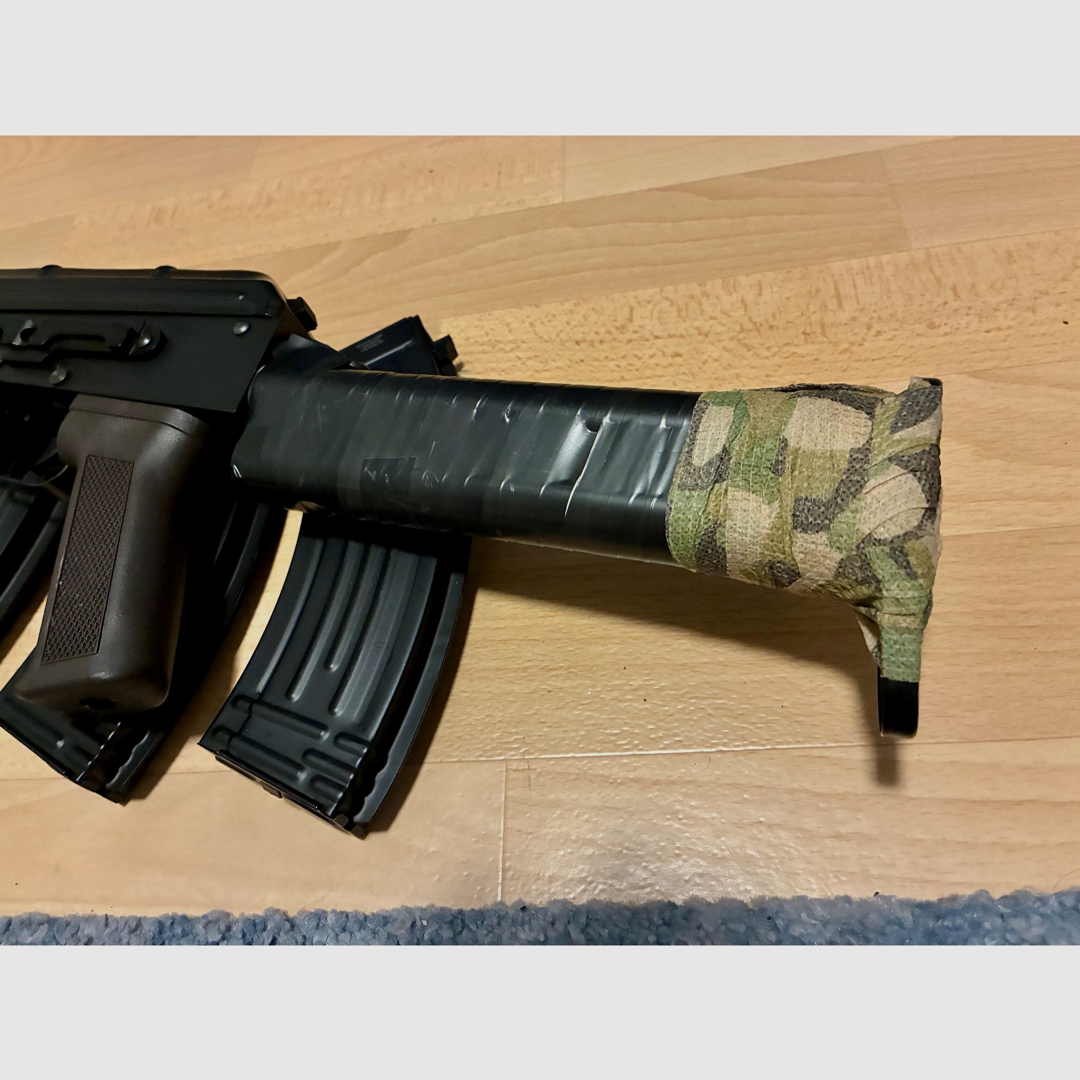 BEGADI AKM GEN-5 SPORT S-AEG Airsoft Softair + 8 Magazine / 11V Akkus, Ladegerät, BBs
